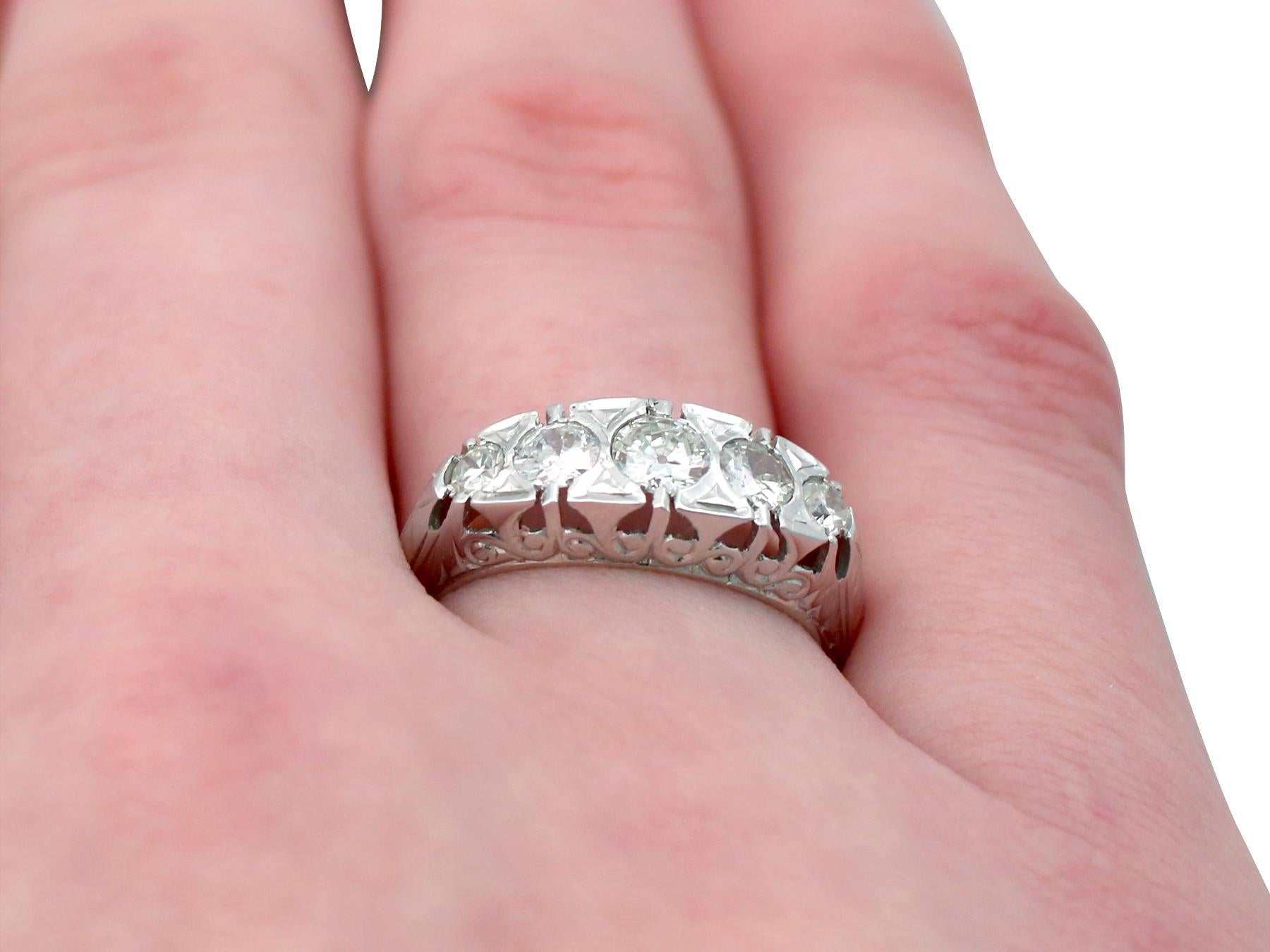 1910s French 1.10 Carat Diamond and Platinum Five-Stone Ring 3