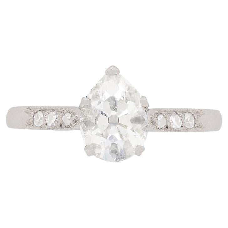 Anello solitario con diamante a forma di pera Art Deco da 1,10 carati, circa anni '20