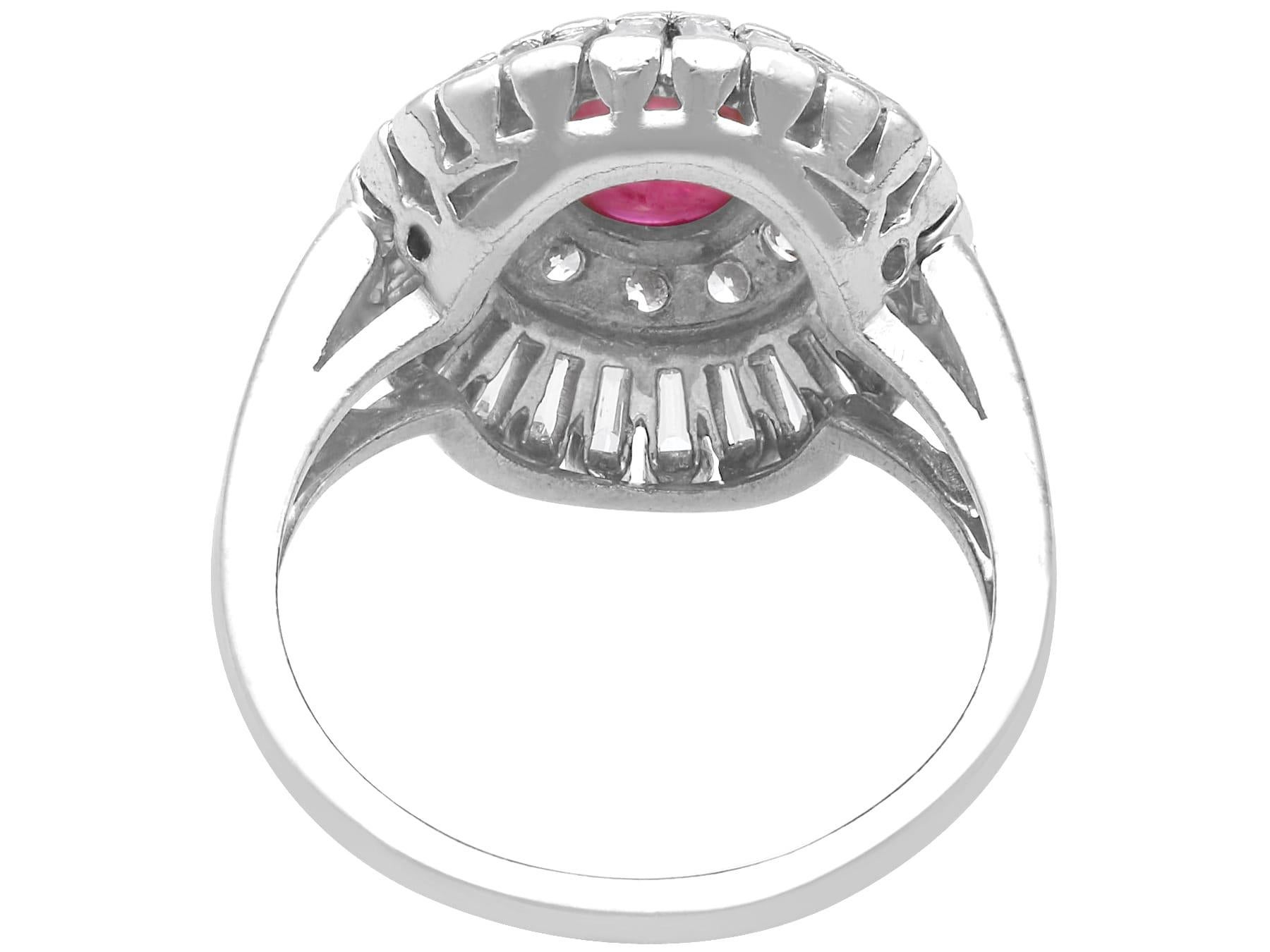 Femenino o masculino Antiguo anillo de platino de 1,10 quilates de rubí y 1,18 quilates de diamantes, circa 1935 en venta