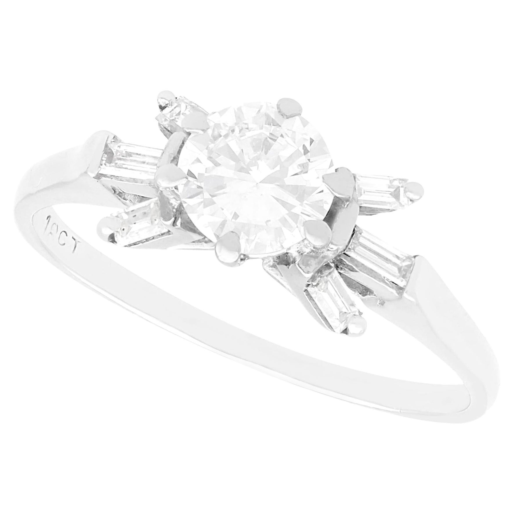 Bague solitaire ancienne en or blanc 18 carats et diamants de 1,11 carat, c. 1935 en vente