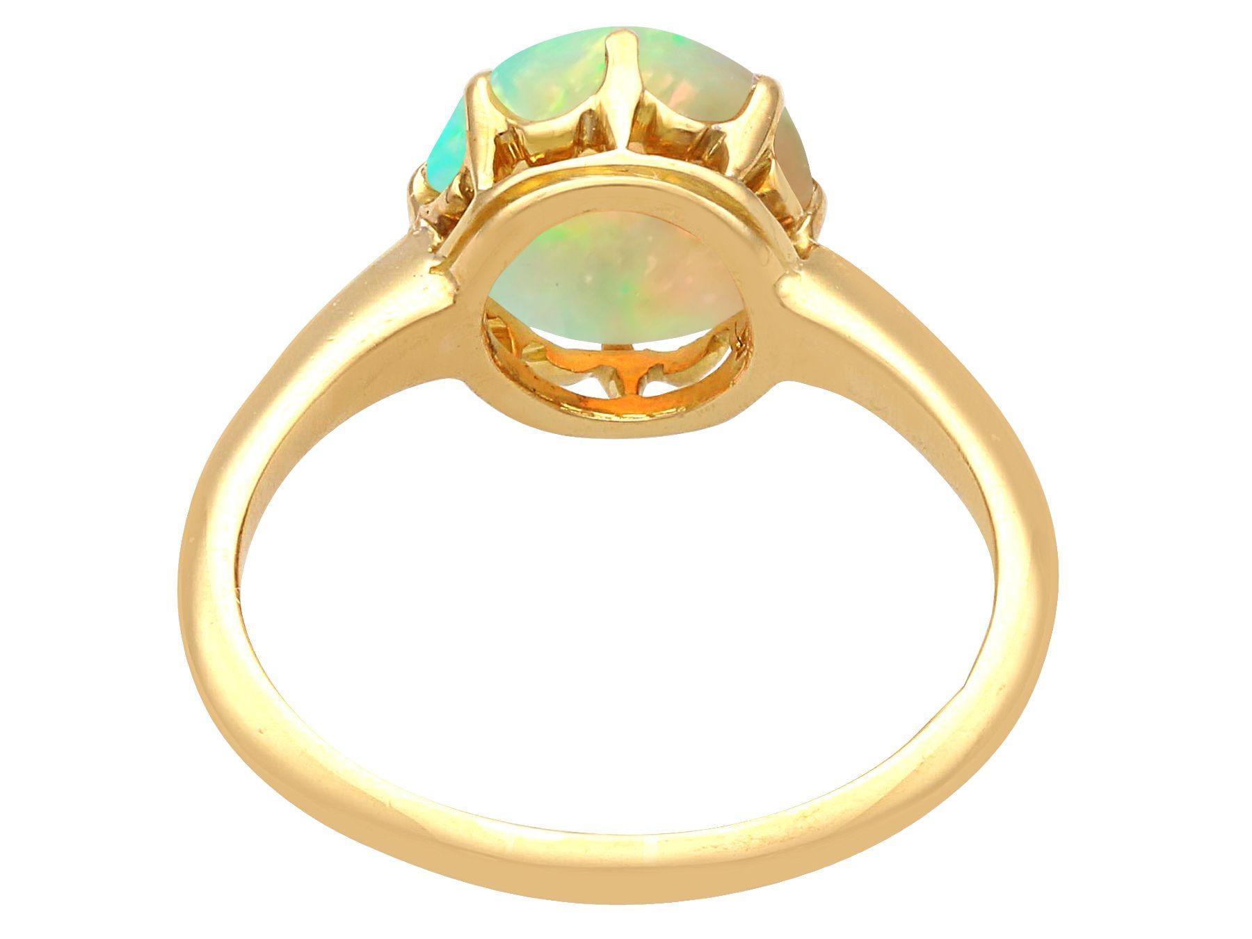Antique 1.12 Carat Opal and Yellow Gold Solitaire Ring In Excellent Condition For Sale In Jesmond, Newcastle Upon Tyne