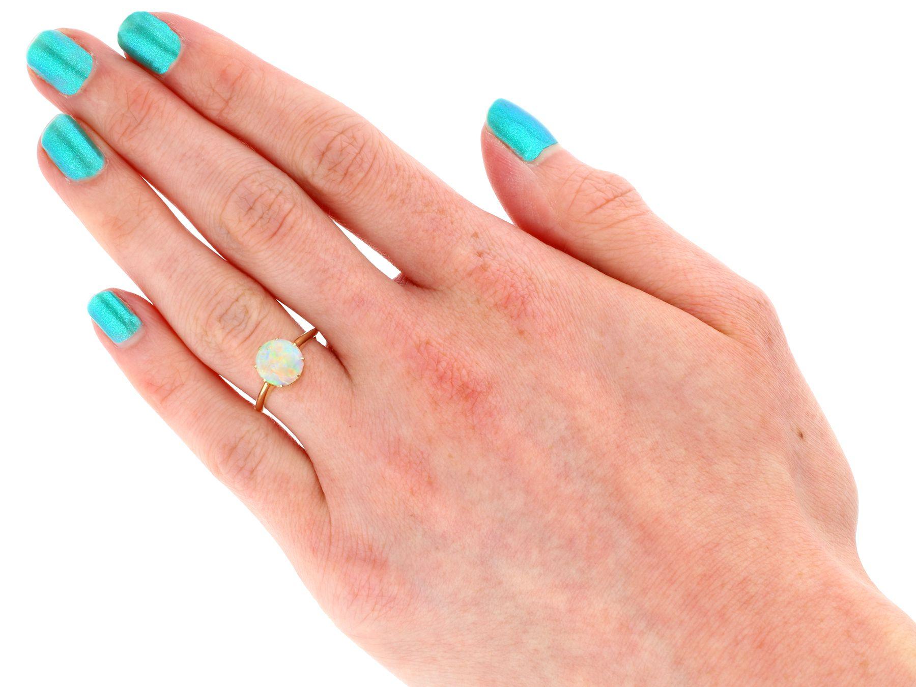 Antique 1.12 Carat Opal and Yellow Gold Solitaire Ring For Sale 1