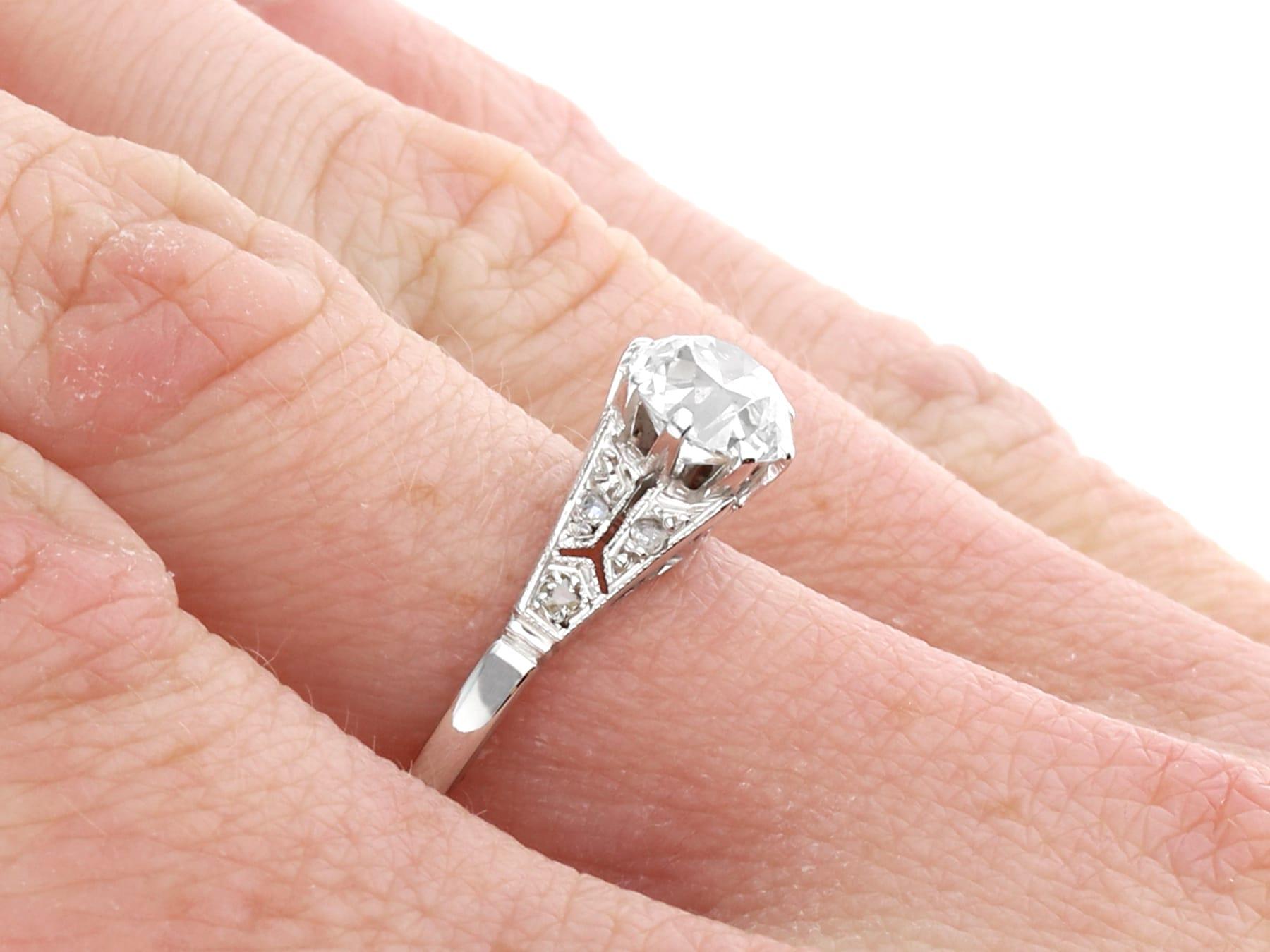 Antique 1.13 Carat Diamond and Platinum Solitaire Ring For Sale 4