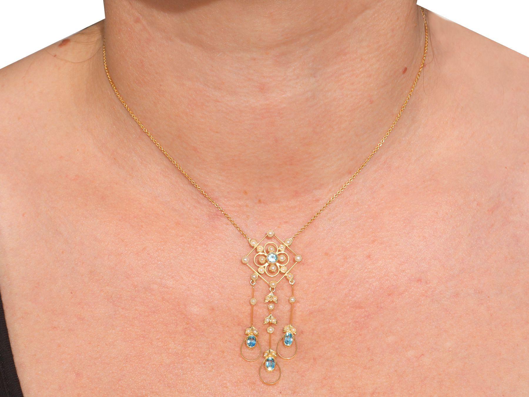 Antique 1.15 Carat Aquamarine and Seed Pearl Yellow Gold Pendant For Sale 5