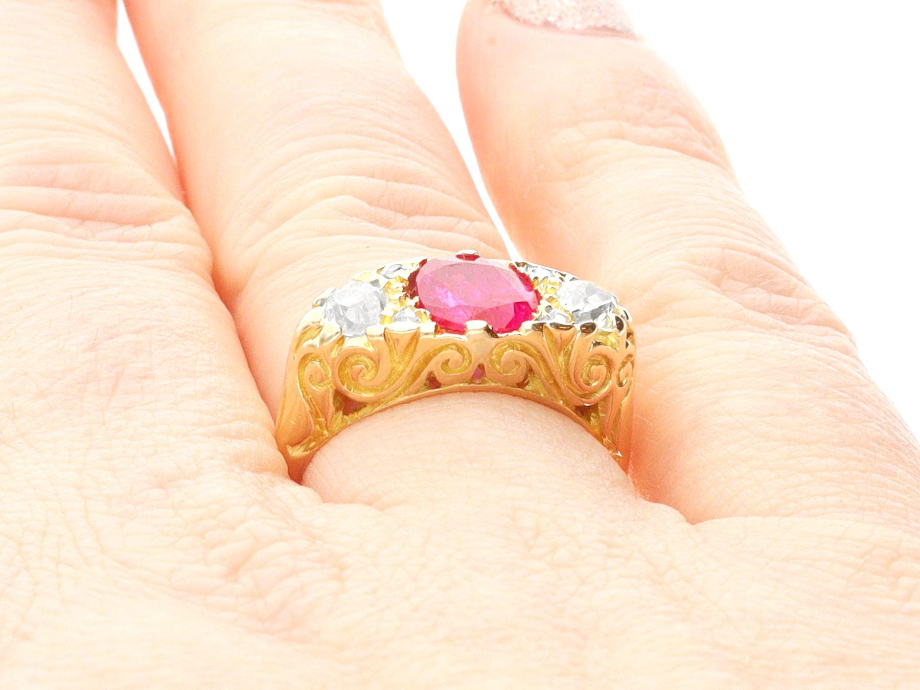 Antique 1.15 Carat Burmese Ruby and 1.36 Carat Diamond Yellow Gold Trilogy Ring For Sale 4
