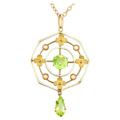 Antique 1.15ct Peridot and 9k Yellow Gold Pendant Necklace, Circa 1930