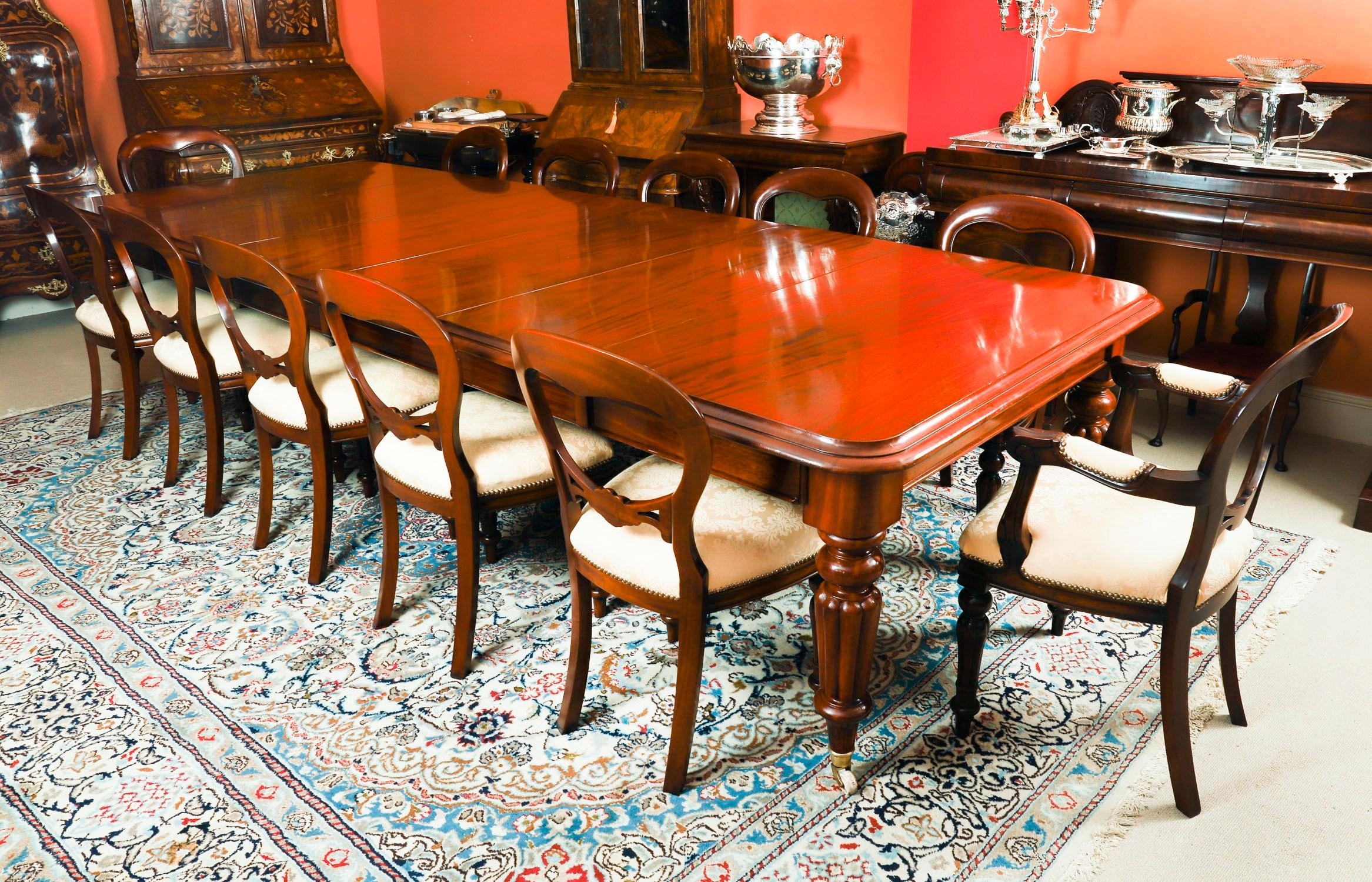 Antigua Mesa de Comedor Victoriana de Caoba Flameada de 11'5 pies Siglo XIX en Bueno estado para la venta en London, GB
