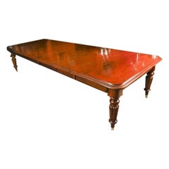 Ancienne table à manger à rallonge en acajou flammé de l'époque victorienne, 19e siècle