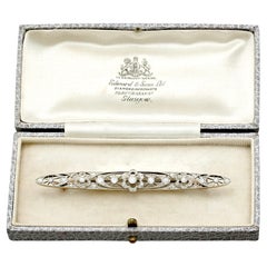 Antique 1.17 Carat Diamond and Yellow Gold Brooch