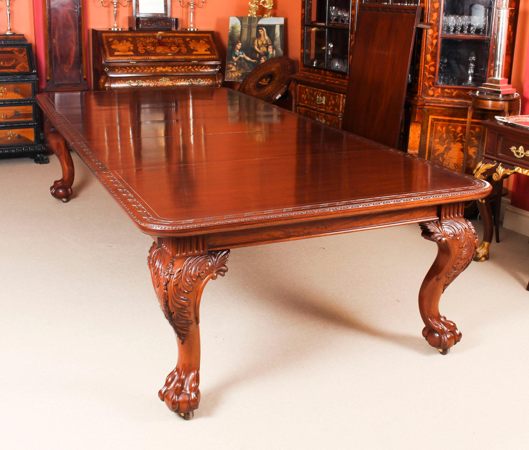 Antique Dining Table by Edwards & Roberts 19th Century and 12 Bar Back Chairs In Good Condition In London, GB