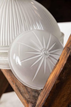 Antica lampada a sospensione in vetro prismatico con riflettore-rifrattore Holophane da 12", 1920 ca.