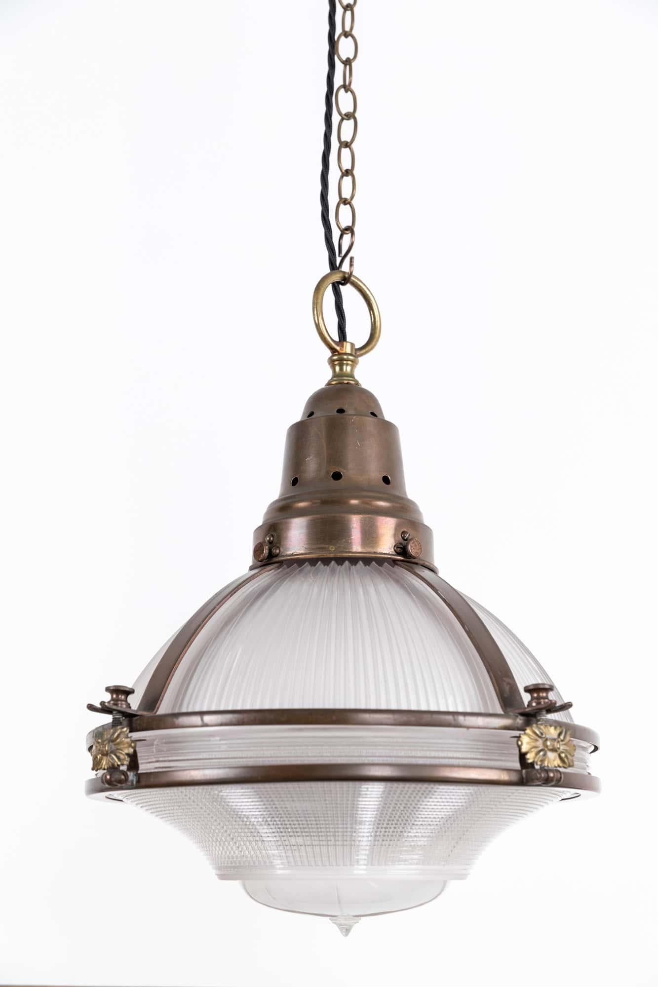 Lampe à suspension ancienne en verre prismatique réflecteur-refractor Holophane de 12 pouces, c. 1920 Bon état - En vente à London, GB