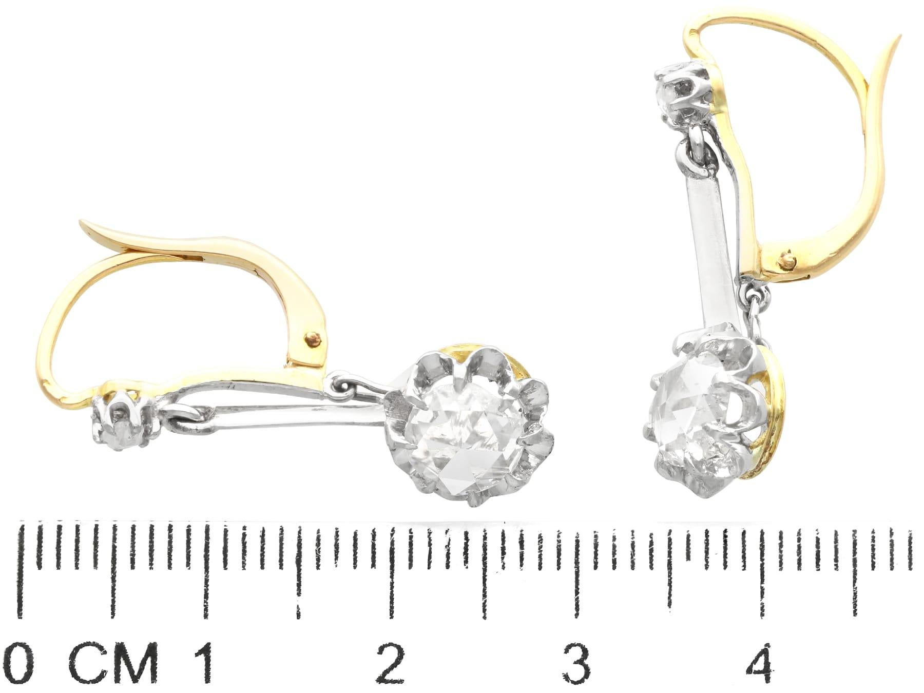 Boucles d'oreilles pendantes anciennes en or jaune 15 carats et diamants de 1,20 carat en vente 2