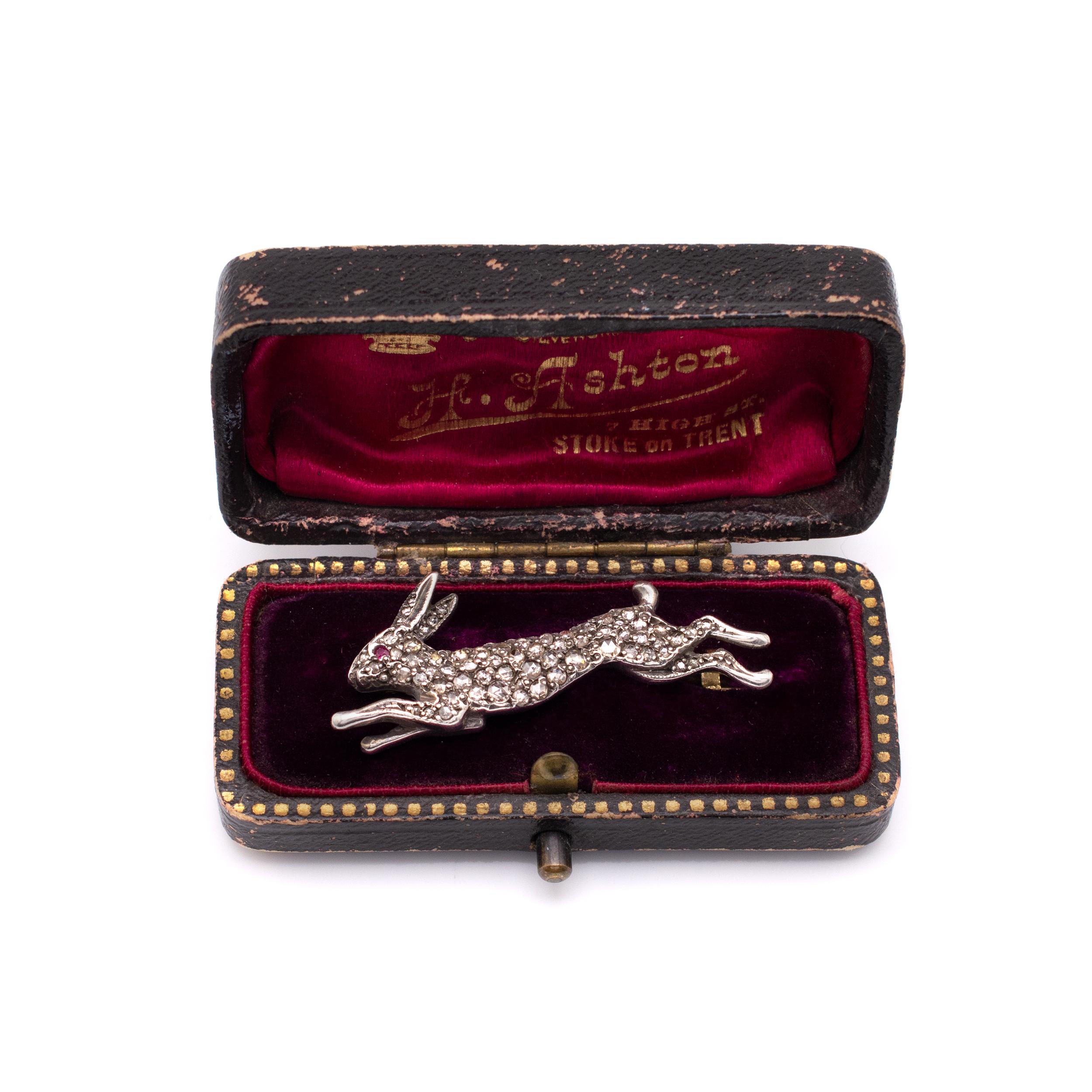 Antique Diamond Ruby Hare Rabbit Brooch 18 Karat Gold Circa 1920 3