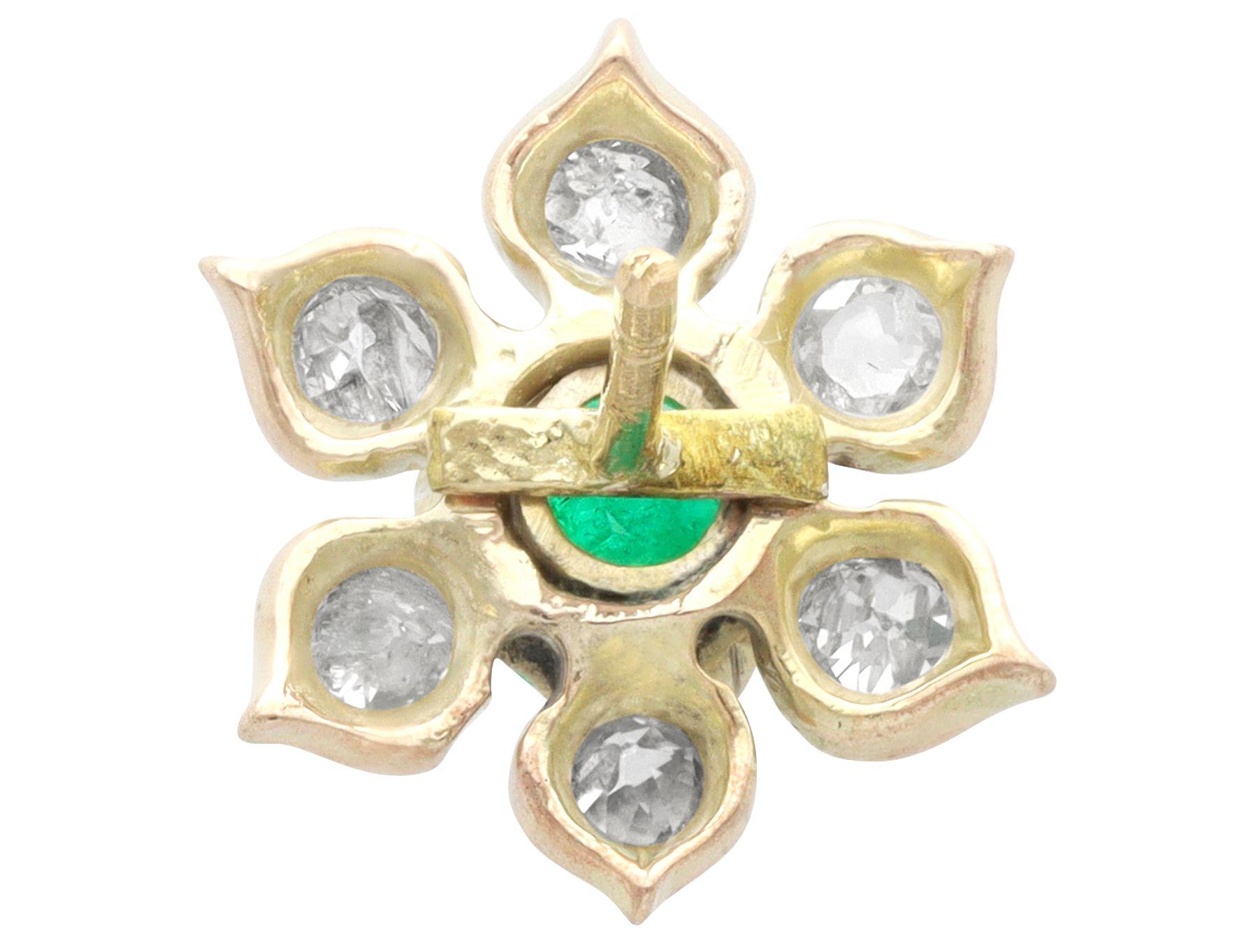 Antike Ohrringe aus Gelbgold mit 1,20 Karat Smaragd und 1,22 Karat Diamant im Angebot 1