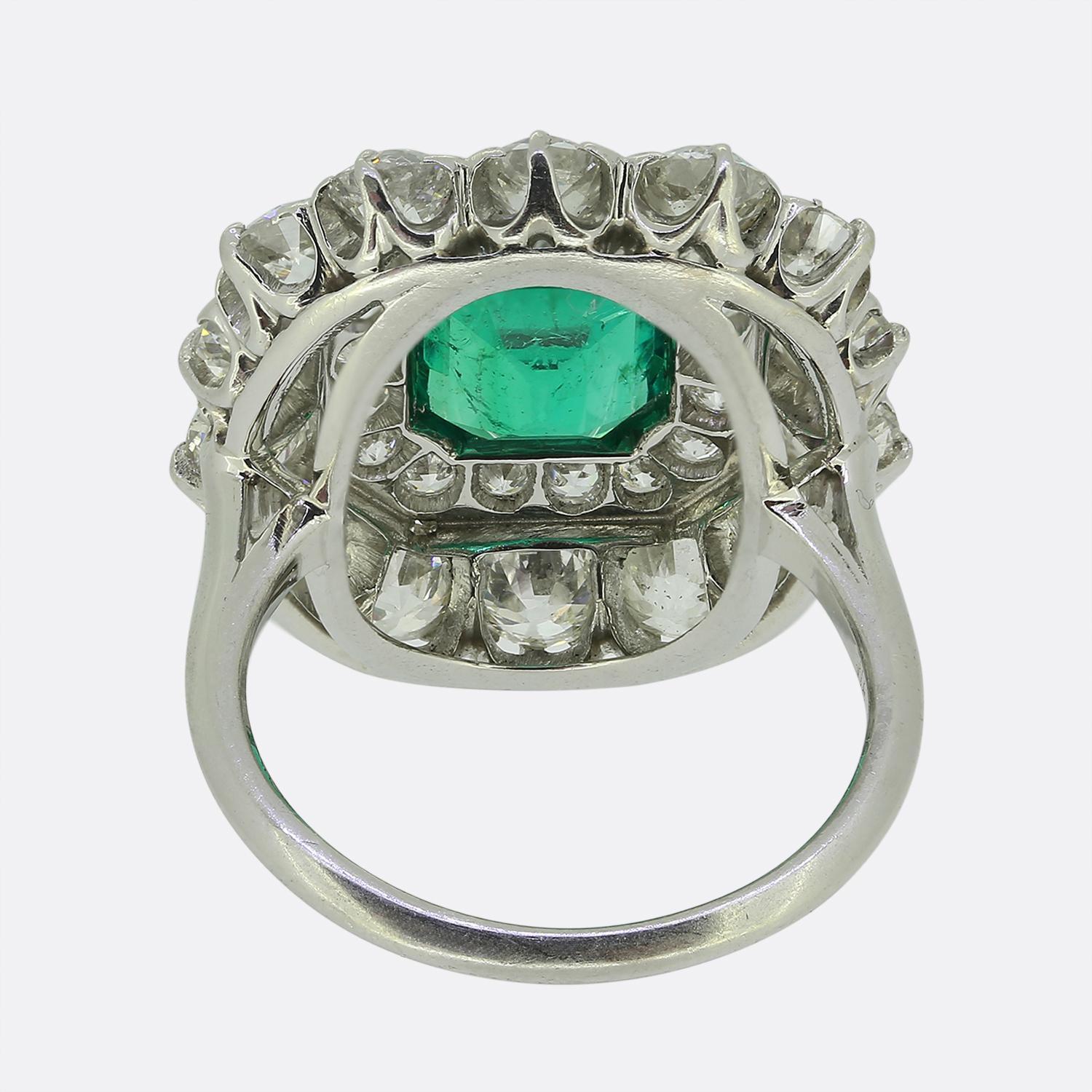 Taille vieille mine Bague ancienne à grappes d'émeraudes et de diamants de 1,20 carat en vente