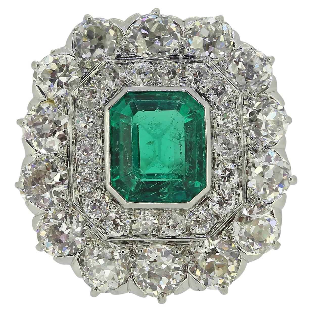 Bague ancienne à grappes d'émeraudes et de diamants de 1,20 carat en vente