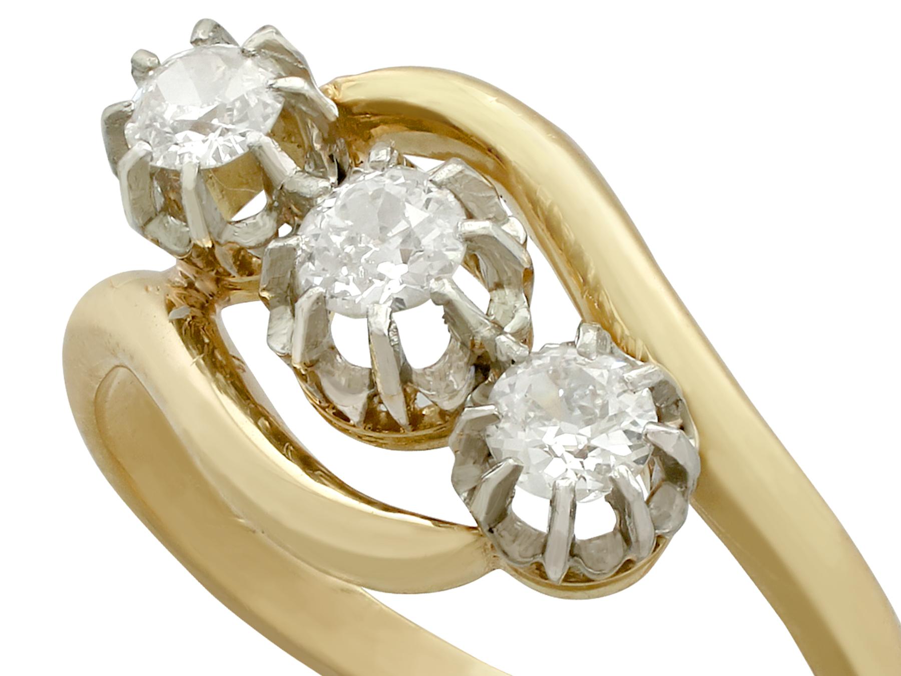1900s Antique 1.22 Carat Diamond and Yellow Gold Platinum Set Trilogy Ring (Viktorianisch)