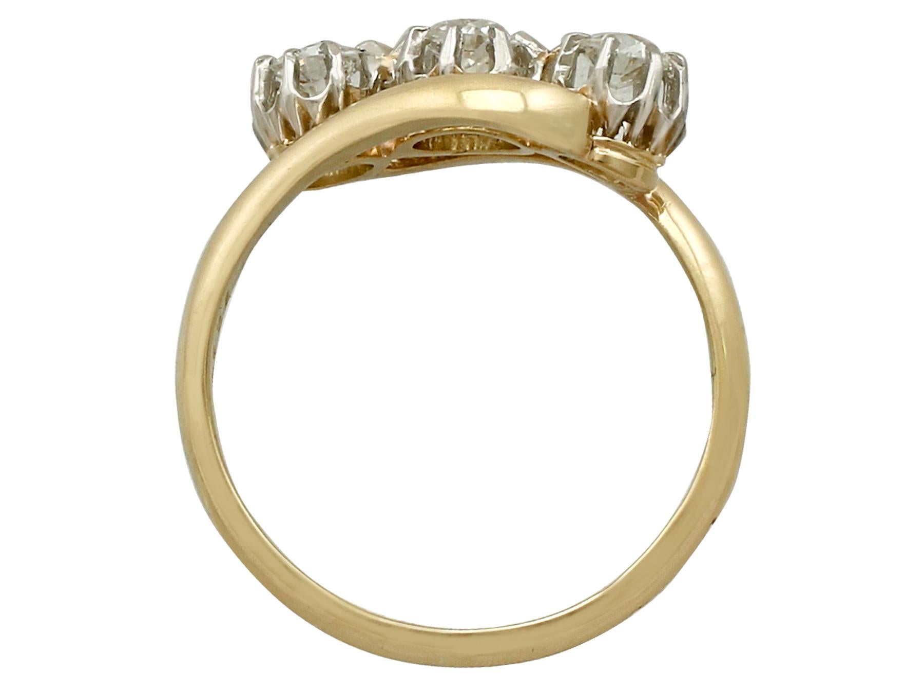 1900s Antique 1.22 Carat Diamond and Yellow Gold Platinum Set Trilogy Ring im Zustand „Hervorragend“ in Jesmond, Newcastle Upon Tyne