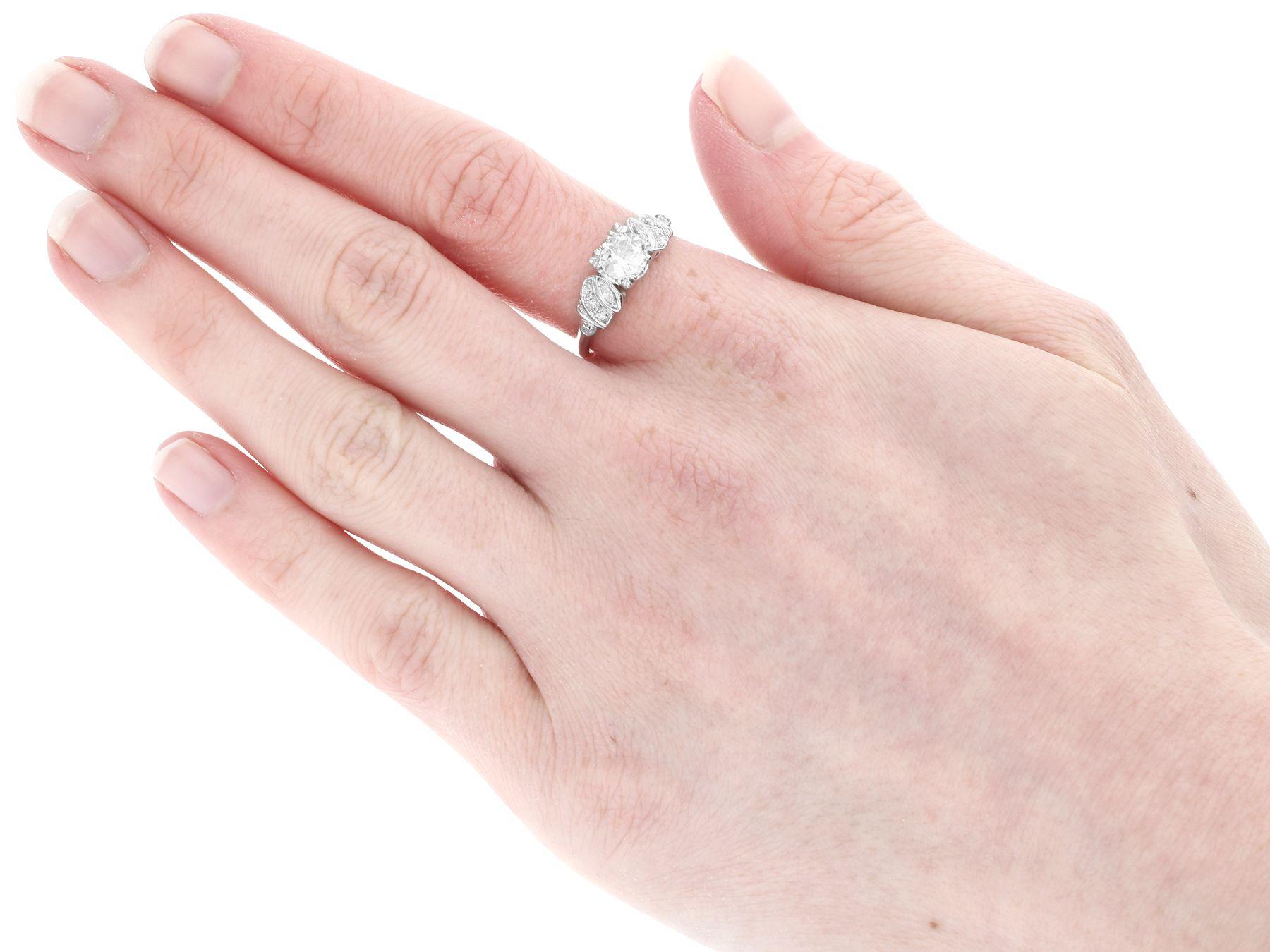 Women's or Men's Antique 1.24 Carat Diamond and Platinum Solitaire Engagement Ring For Sale