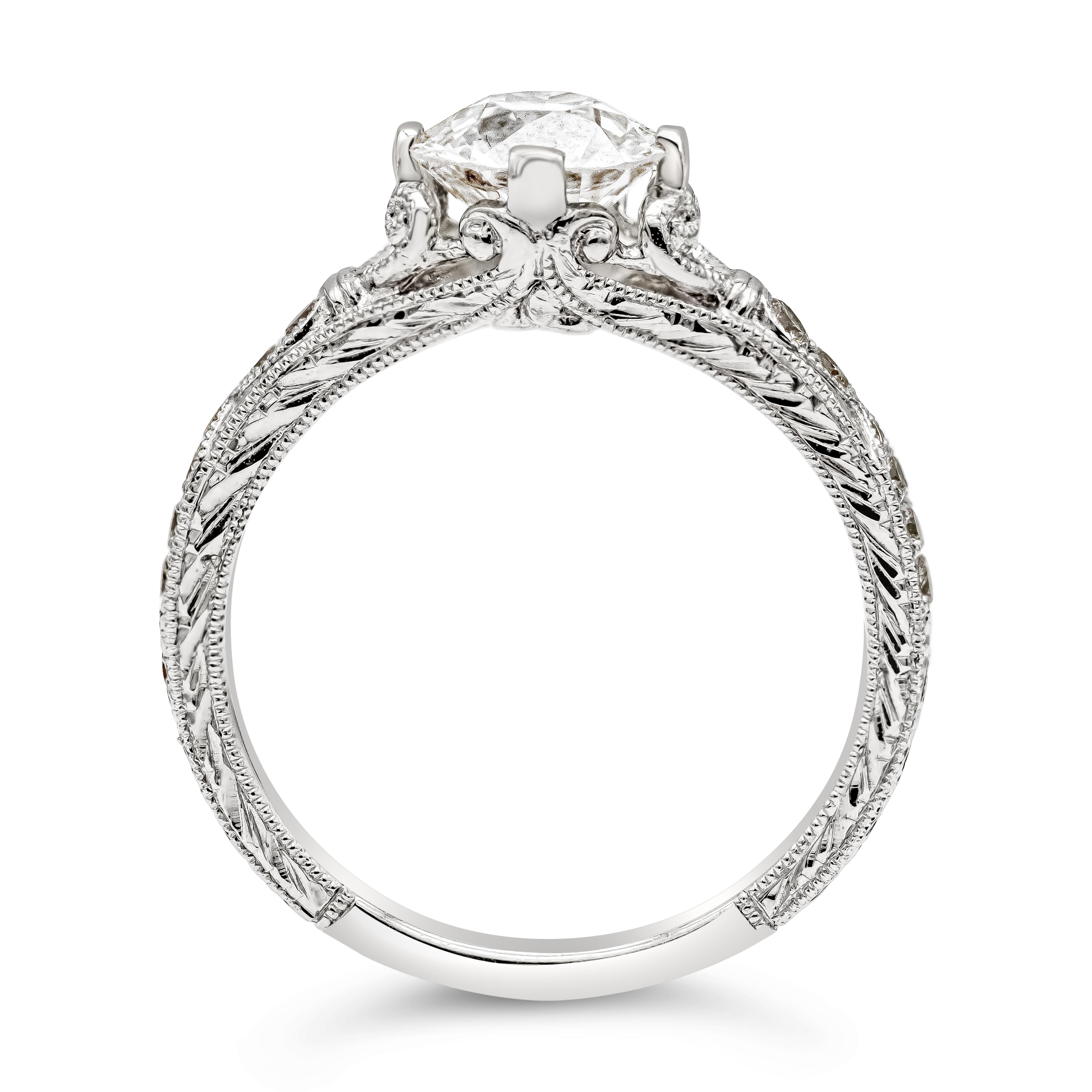 Women's Antique 1.24 Carats Old European Cut Diamond Engagement Ring For Sale