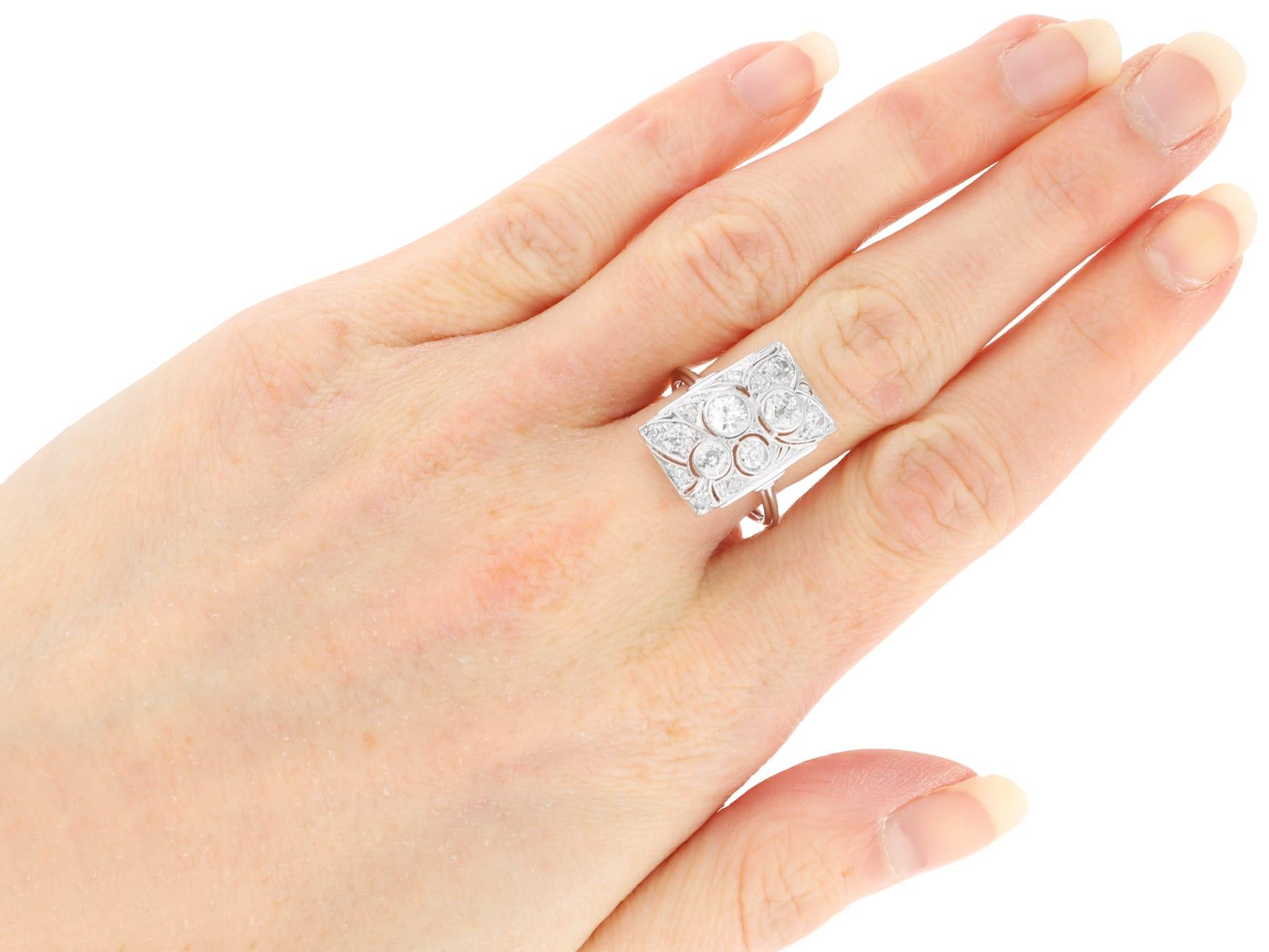 Antique 1.25 Carat Diamond and Platinum Dress Ring Circa 1935 For Sale 3