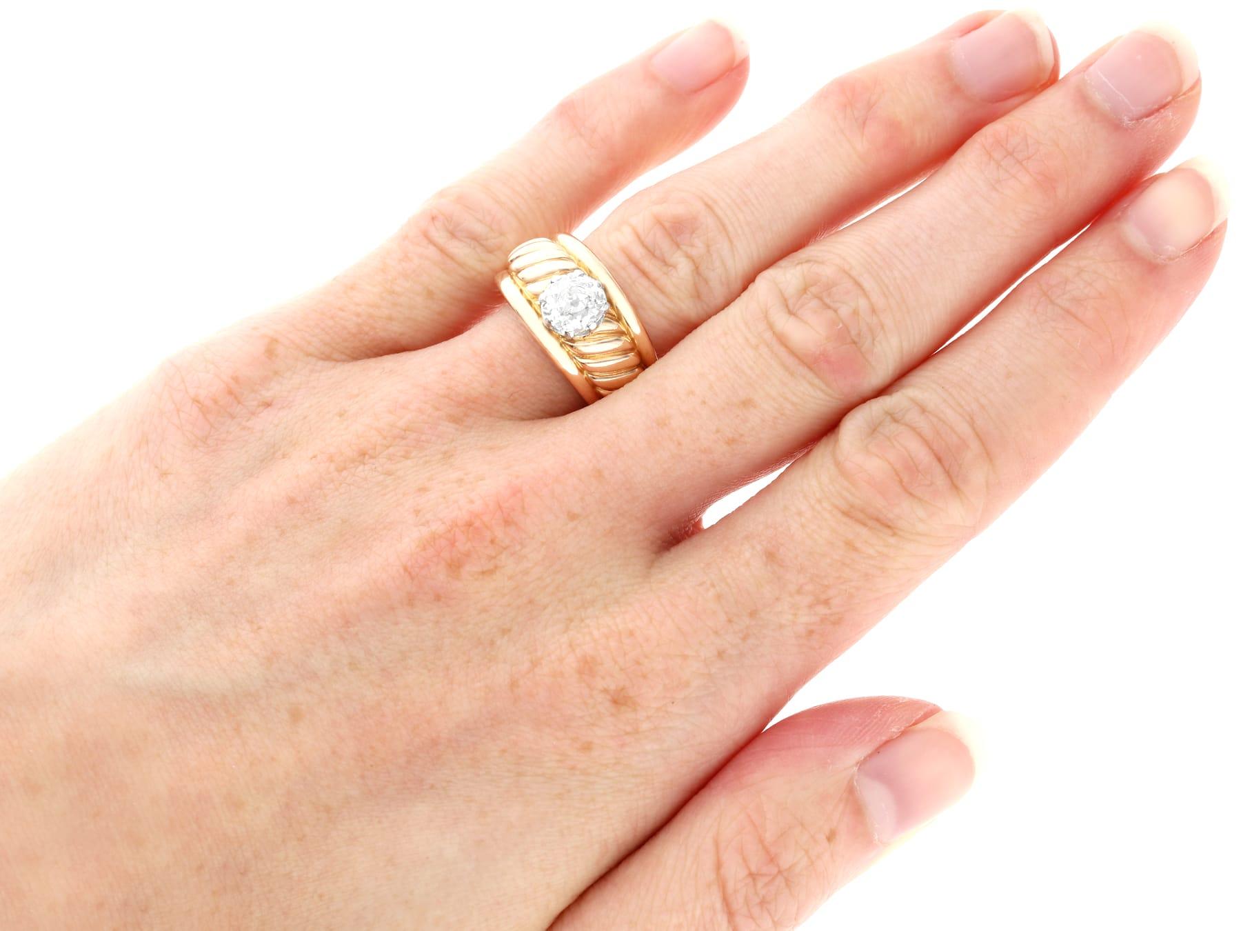 Antique 1.25Ct Diamond and 18k Yellow Gold Engagement Ring Circa 1895 For Sale 2