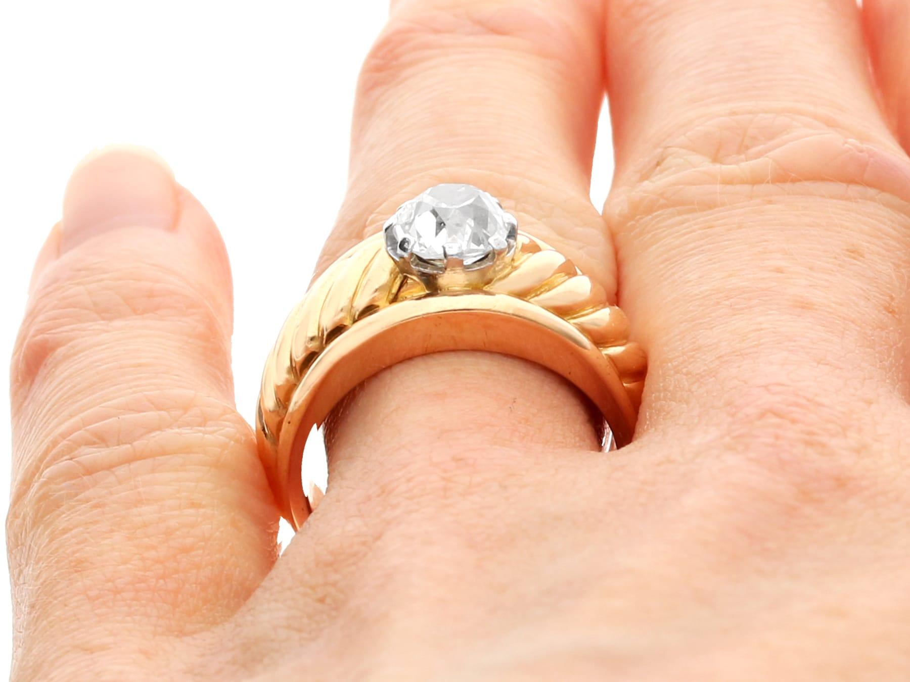 Antique 1.25Ct Diamond and 18k Yellow Gold Engagement Ring Circa 1895 For Sale 4