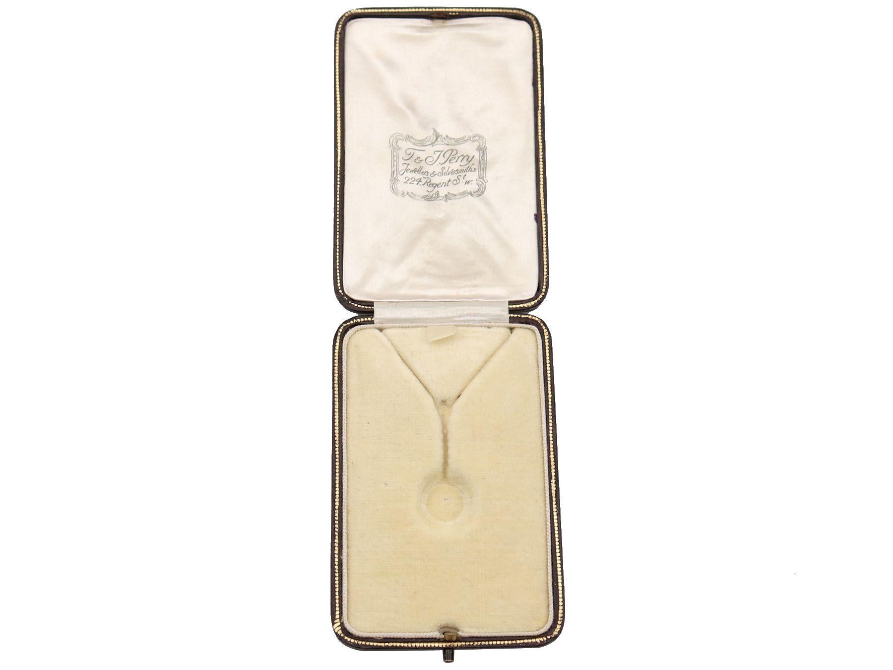 Antique 12.69 Carat Zircon and 1.04 Carat Diamond Necklace For Sale 1