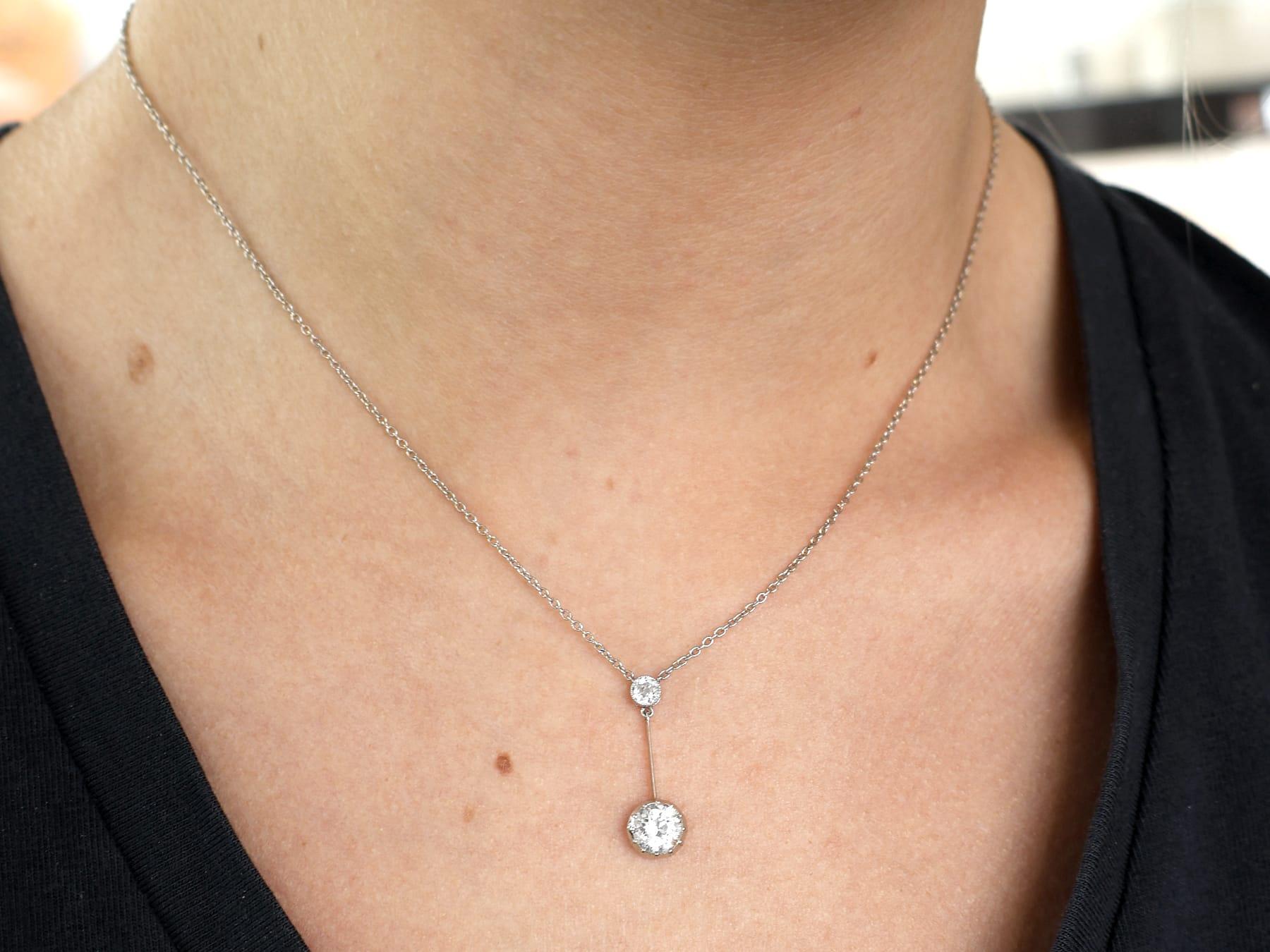 Taille vieille Europe Pendentif ancien en platine et diamant de 1,28 carat Circa 1920 en vente