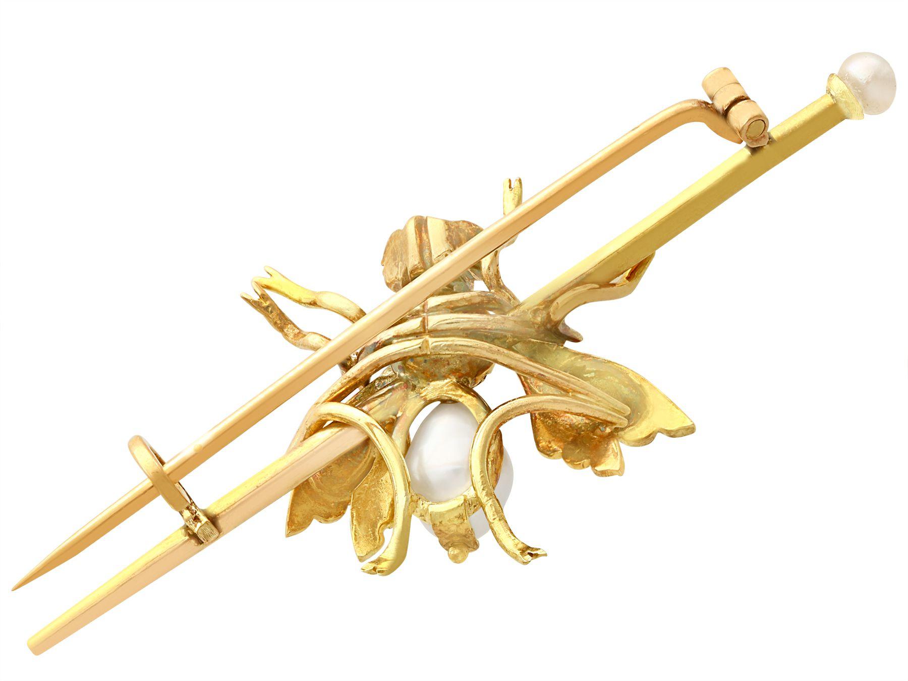 Broche cornet ancienne en or jaune, perle, grenat et diamant de 1,28 carat Pour femmes en vente