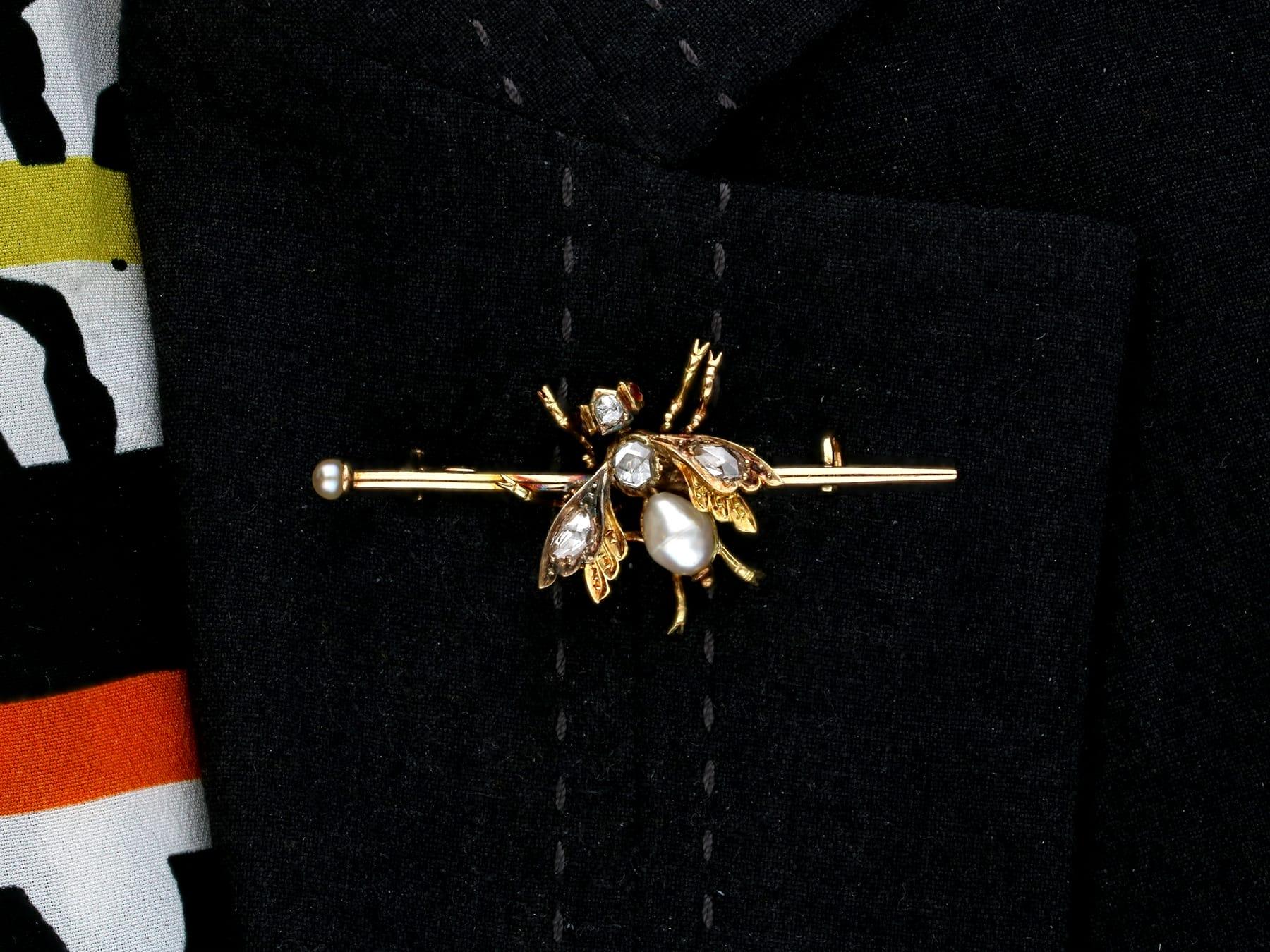 Antique 1.28 Carat Diamond Pearl and Garnet Yellow Gold Hornet Brooch For Sale 1