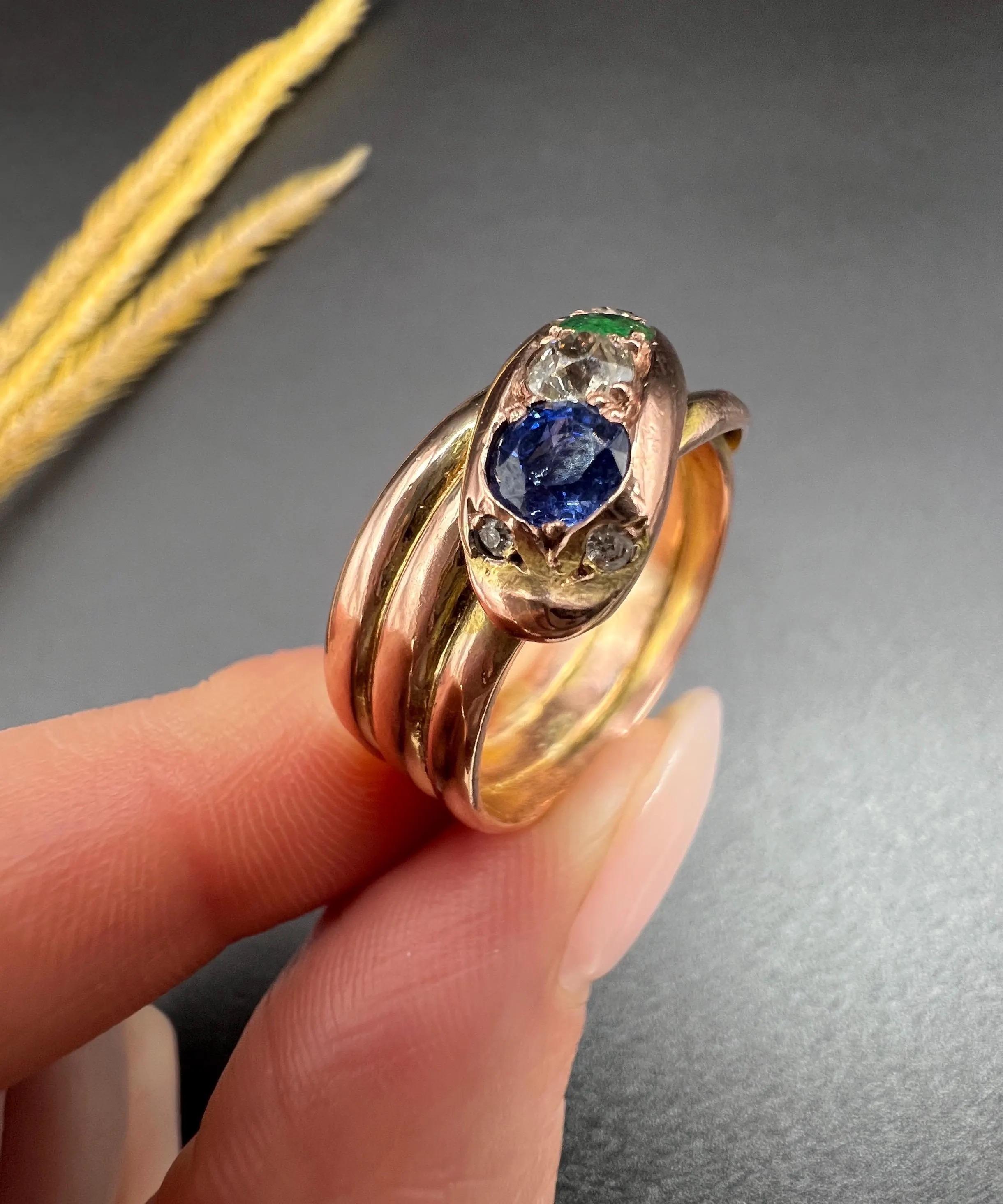 Round Cut Antique 12ct Rose Gold, Edwardian Sapphire, Diamond & Emerald Snake Ring For Sale