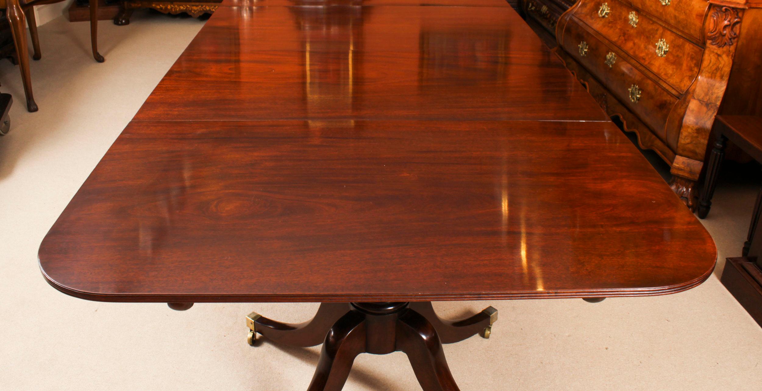 Antique 12ft inch Regency Mahogany Triple Pillar Dining Table c1830 19th C For Sale 3