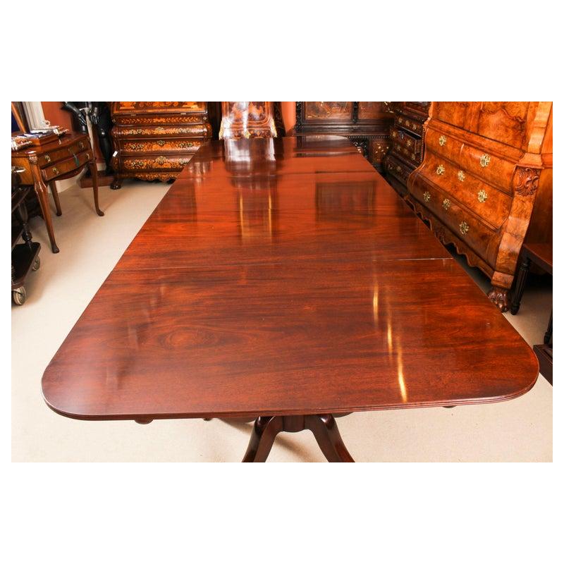 Antique 12ft Regency Mahogany Triple Pillar Dining Table 19th Century In Good Condition In London, GB