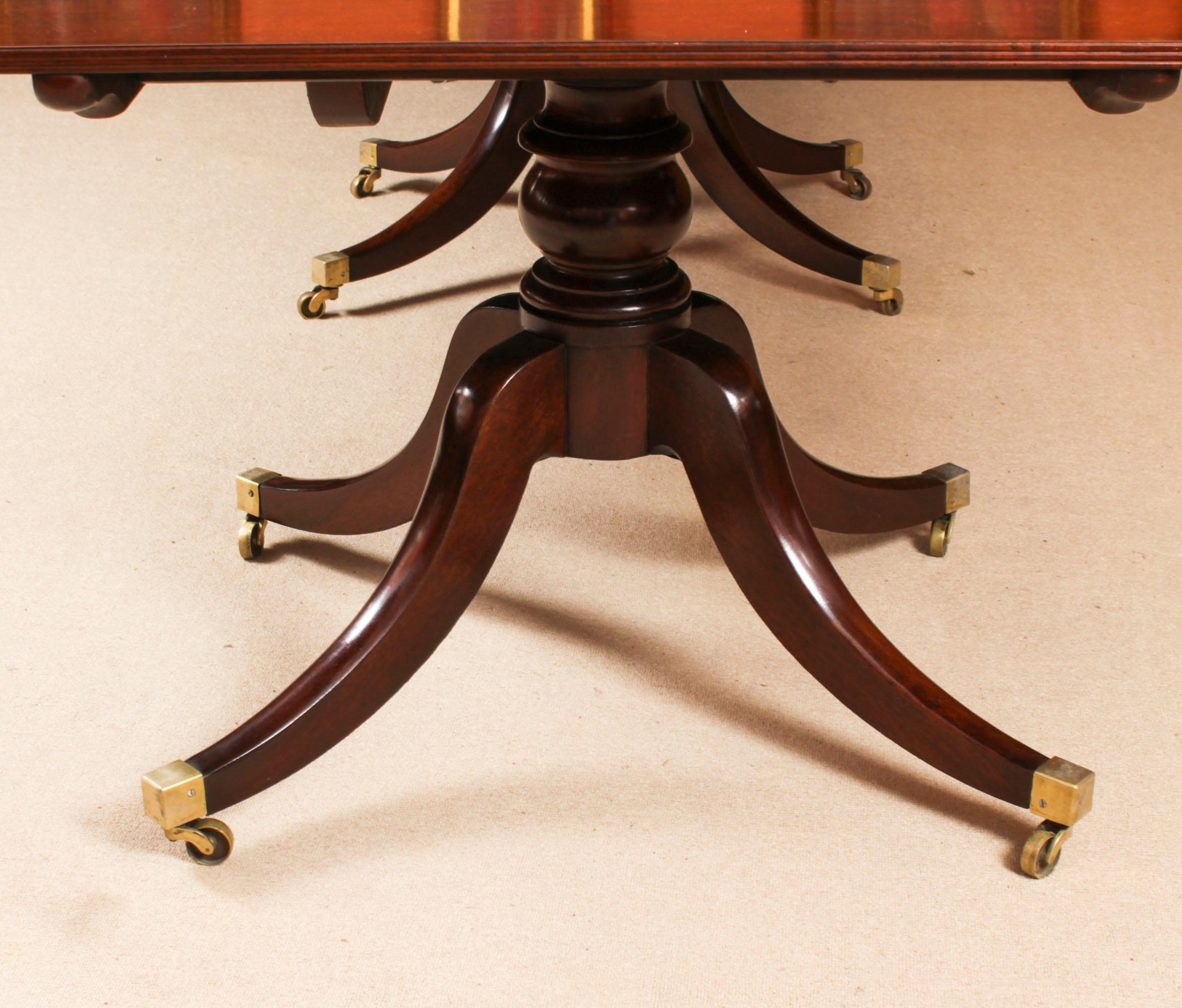 Antique 12ft Regency Mahogany Triple Pillar Dining Table c1830 19th Century For Sale 9