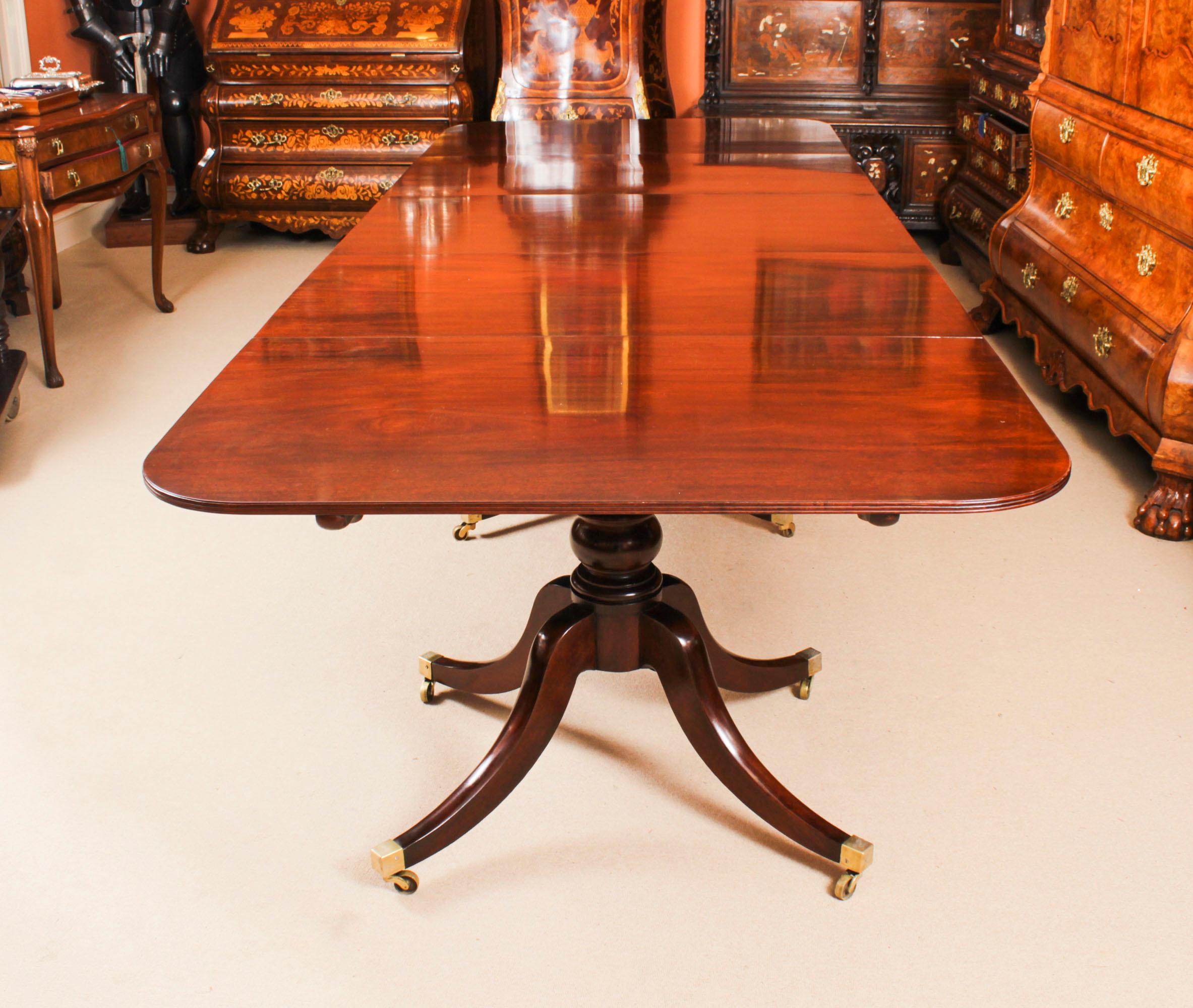 Mid-19th Century Antique 12ft Regency Mahogany Triple Pillar Dining Table c1830 19th Century For Sale