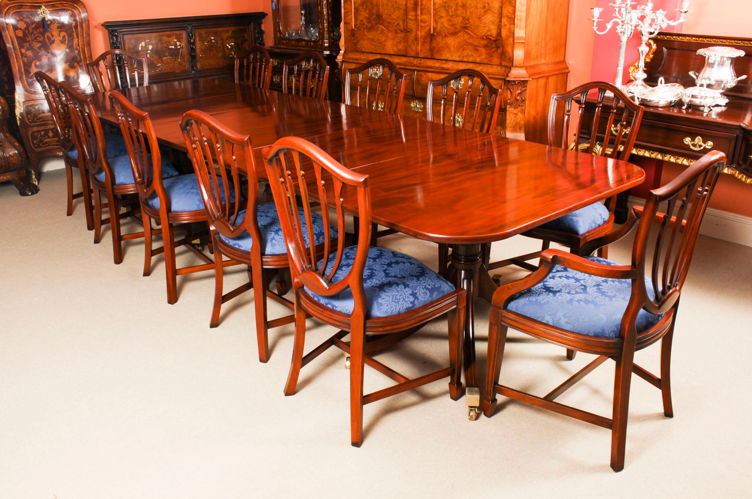Antique 12ft Regency Triple Pillar Dining Table & 12 Chairs 19th Century For Sale 14