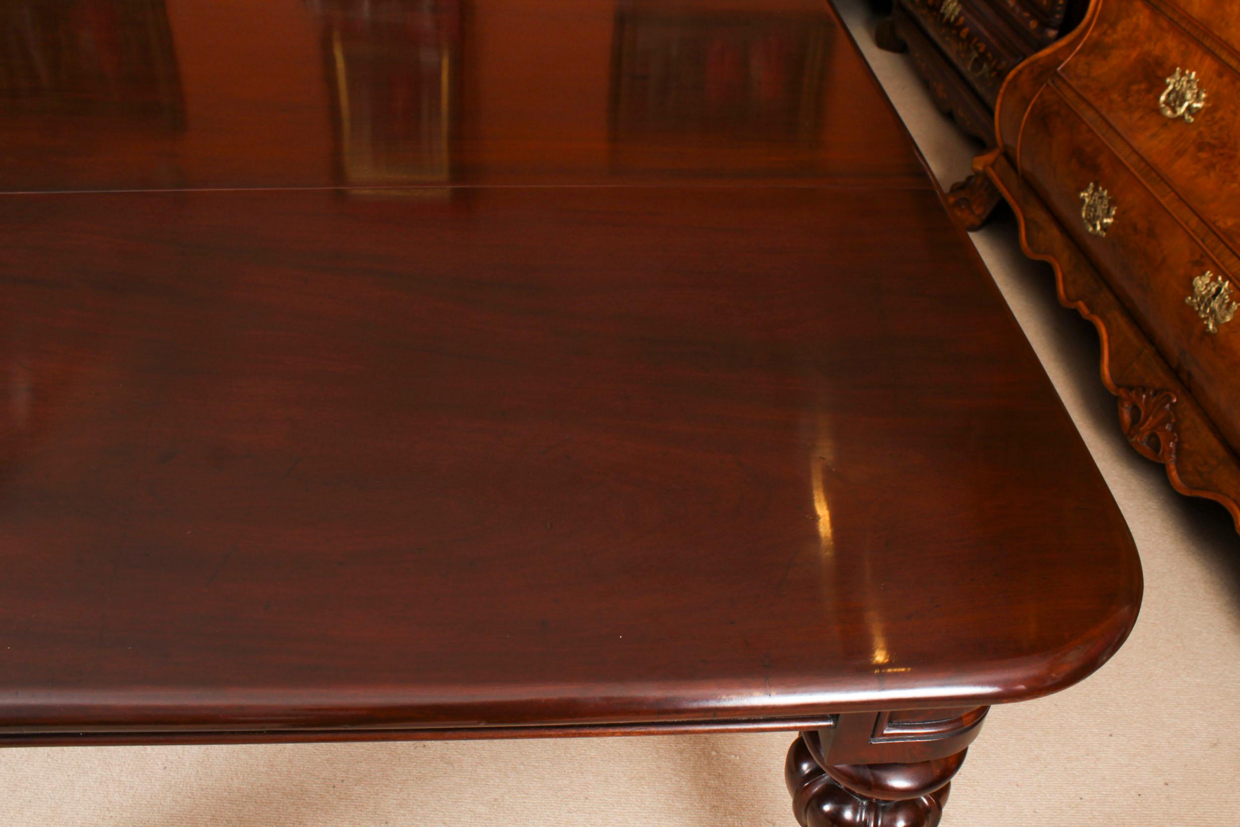 Ancienne table de salle à manger en acajou de 12 pieds CIRCA 1830 et 12 chaises de salle à manger 6