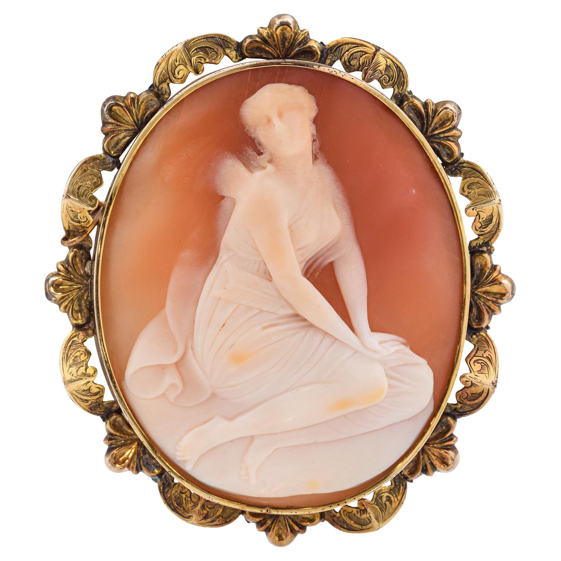 Antique 12k Yellow Gold Psyche Cameo Brooch
