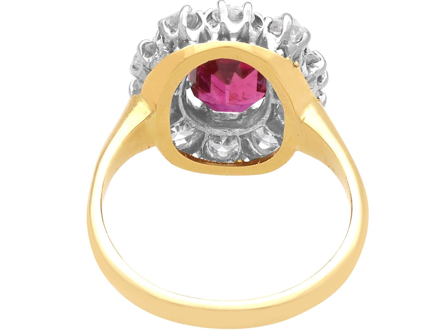 Bague ancienne 1,30 carat rubis 1 carat diamant or jaune 18k Circa 1935 Unisexe en vente