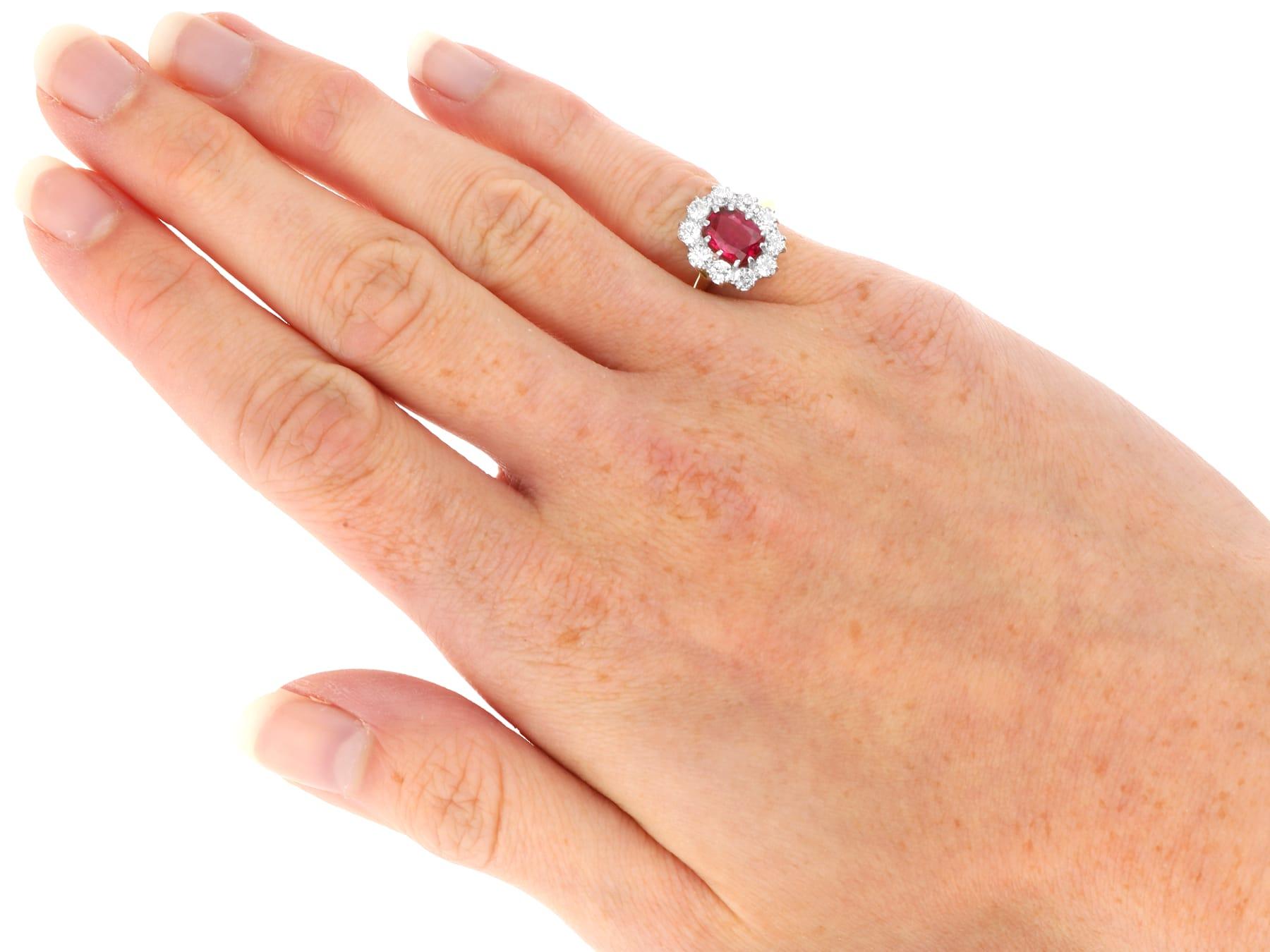 Bague ancienne 1,30 carat rubis 1 carat diamant or jaune 18k Circa 1935 en vente 3