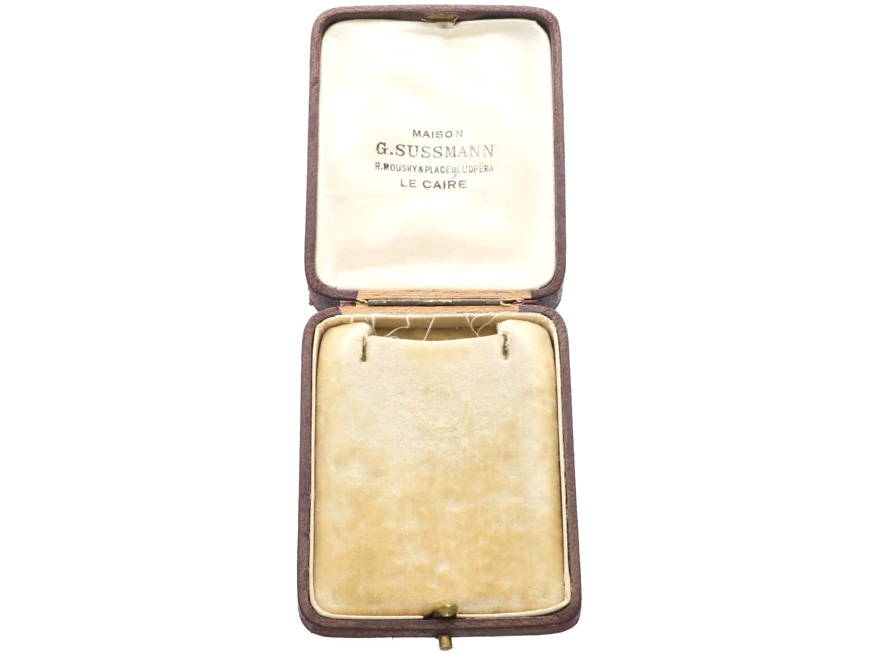Pendentif ancien en or jaune 18 carats, saphir, perle naturelle et diamant de 1,30 carat en vente 7