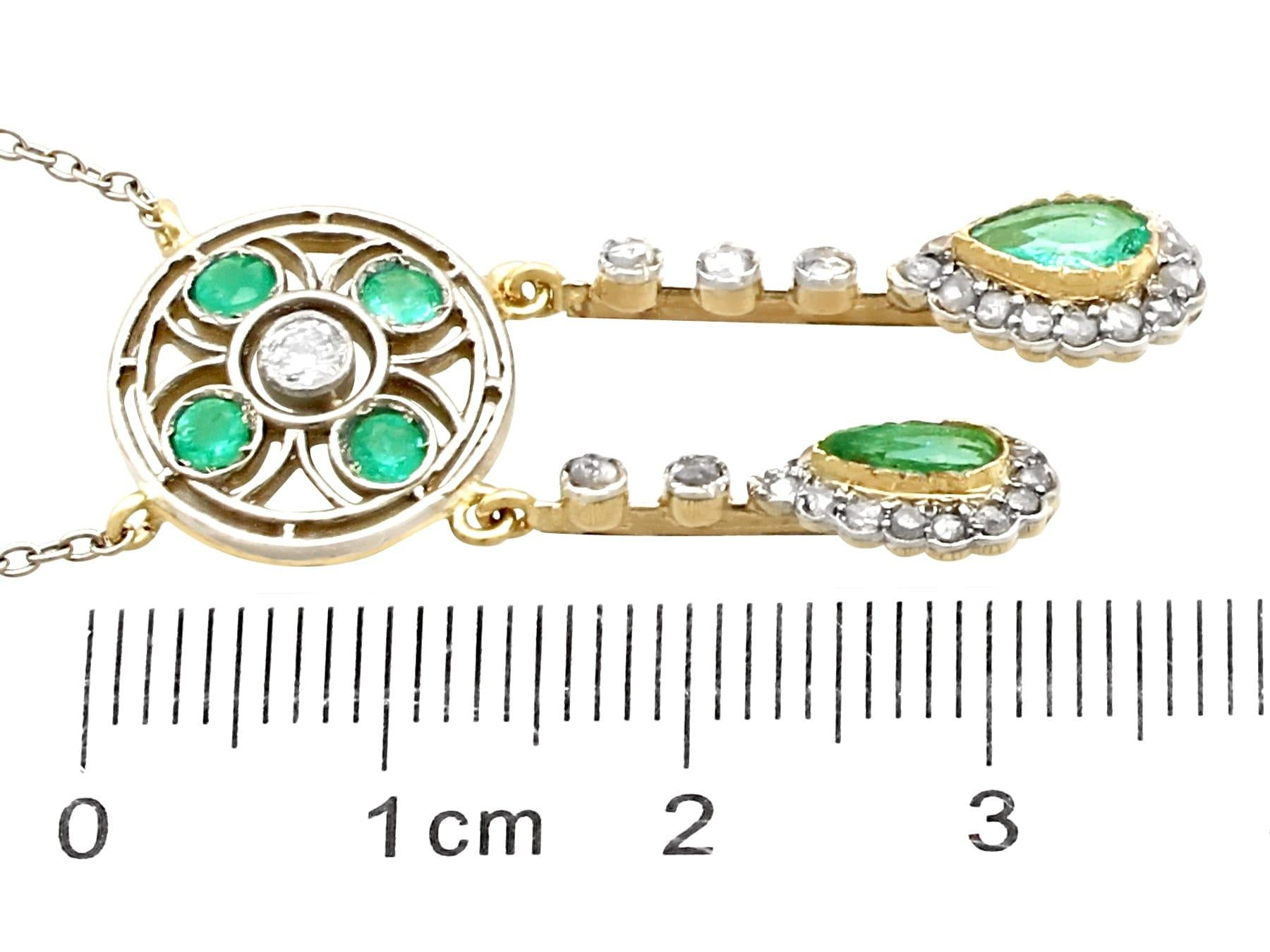 Antike 1,32 Karat Smaragd-Diamant-Halskette aus 15 Karat Gelbgold im Angebot 2