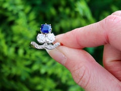 Antiker 1,35 Karat Saphir 2,06 Karat Diamant Gelbgold Cocktail-Ring