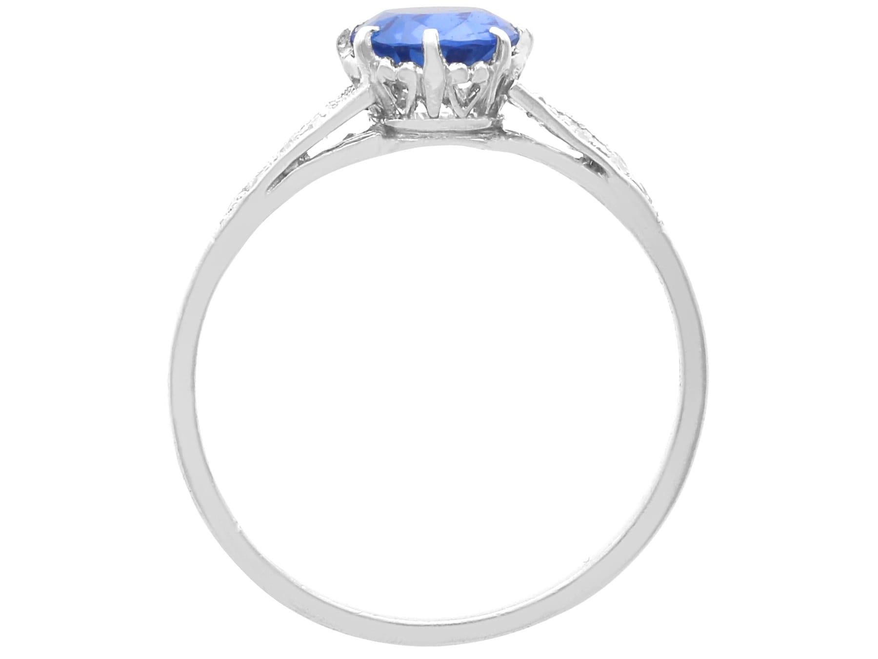 Antique 1.35 Carat Sapphire and 0.12 Carat Diamond Platinum Ring Circa 1915 in vendita 5