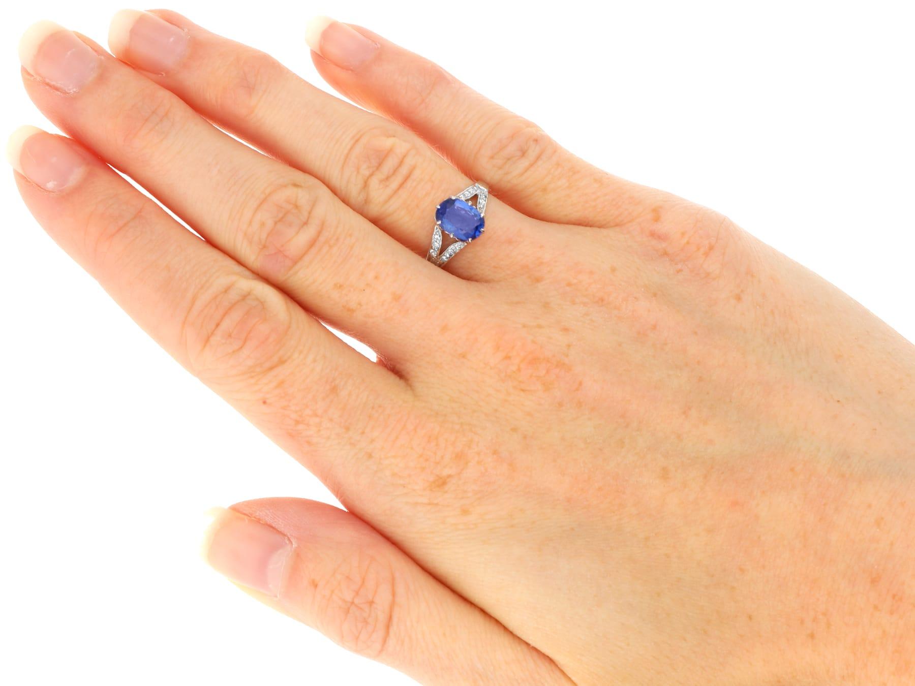 Antique 1.35 Carat Sapphire and 0.12 Carat Diamond Platinum Ring Circa 1915 in vendita 7