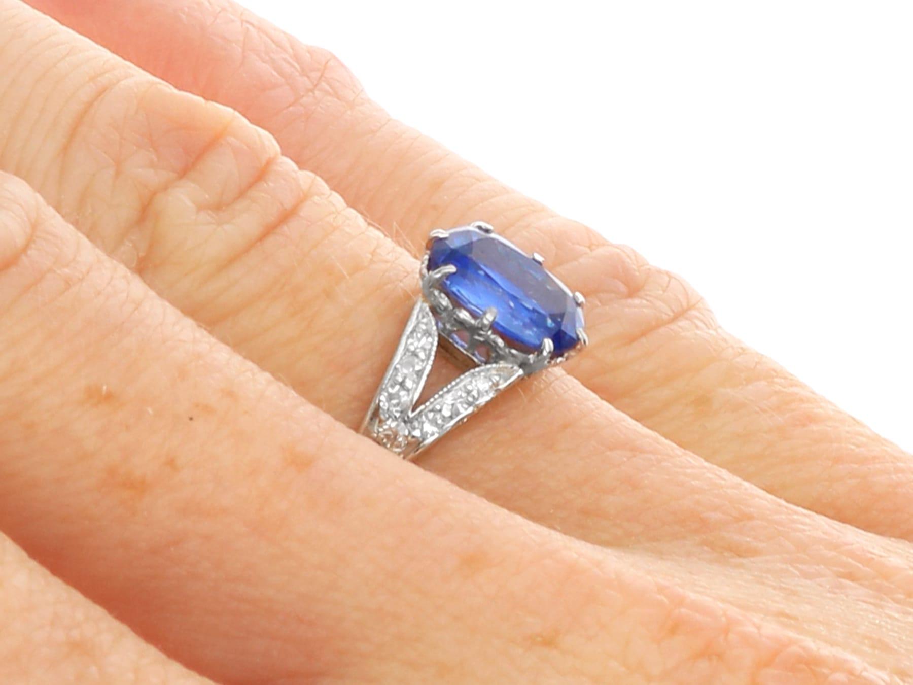 Antique 1.35 Carat Sapphire and 0.12 Carat Diamond Platinum Ring Circa 1915 in vendita 8