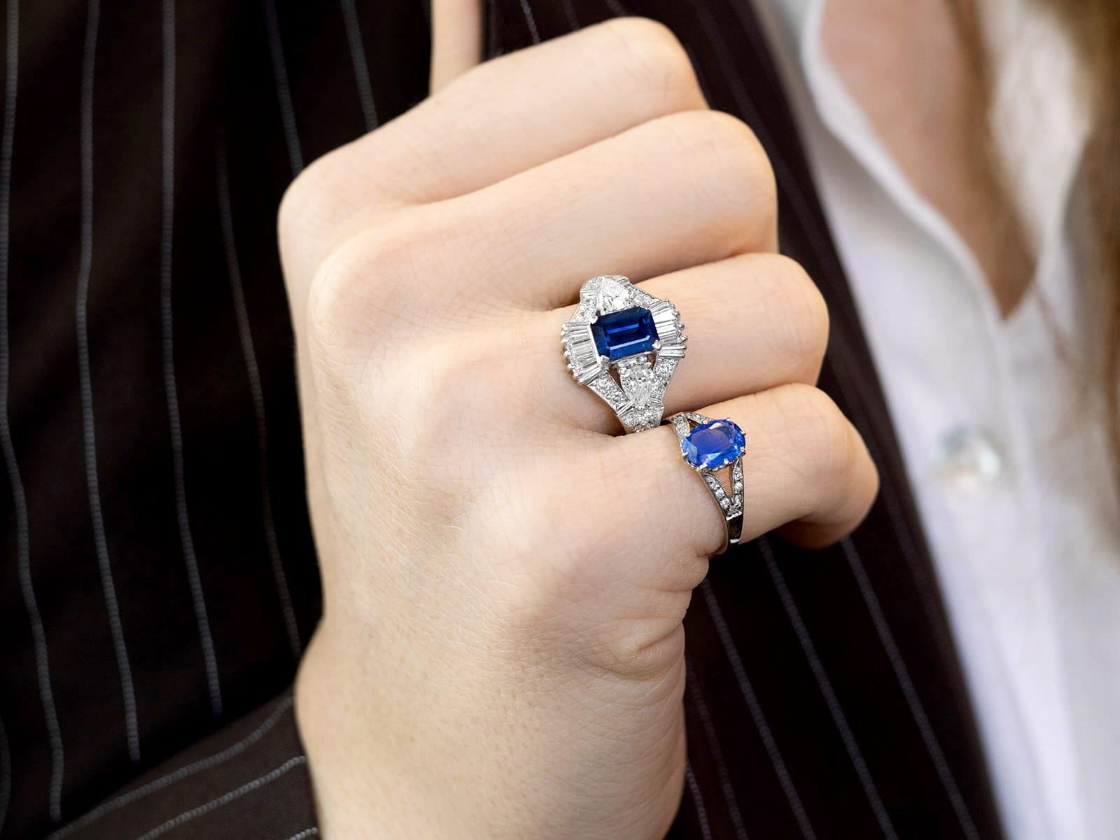 Antique 1.35 Carat Sapphire and 0.12 Carat Diamond Platinum Ring Circa 1915 in vendita 1