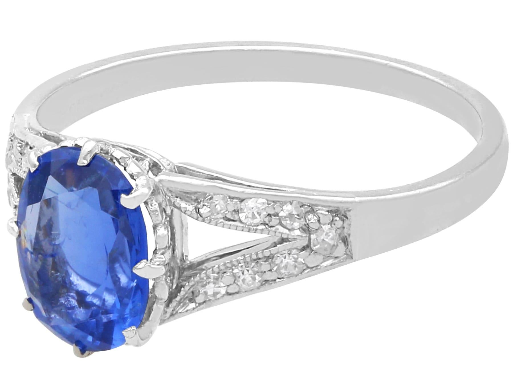 Antique 1.35 Carat Sapphire and 0.12 Carat Diamond Platinum Ring Circa 1915 in vendita 3